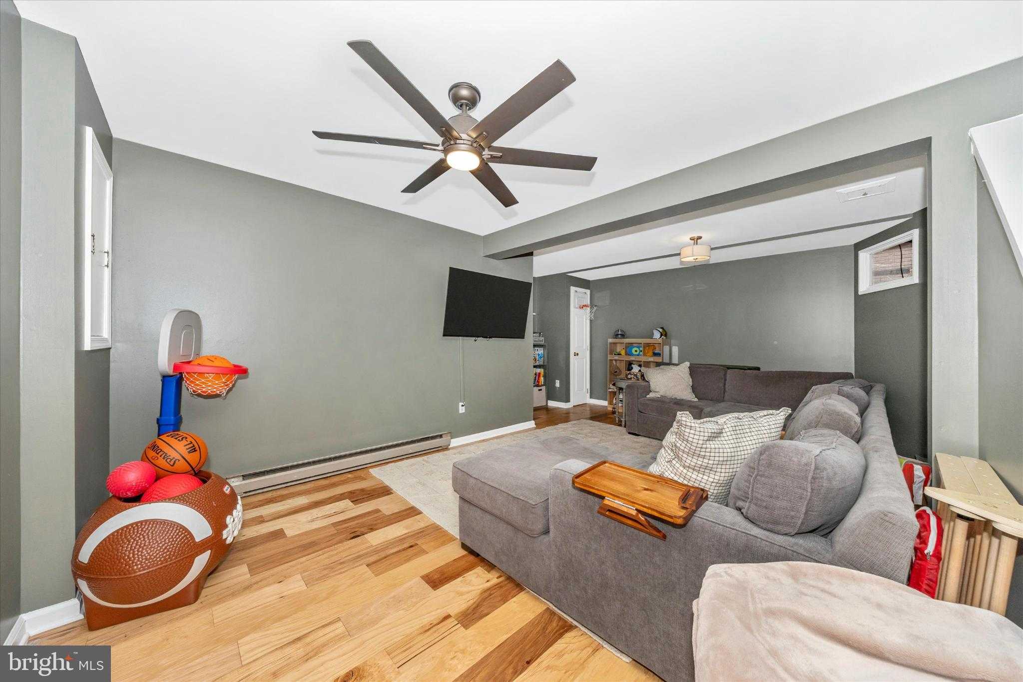 10739 Lake Point CT photo 40