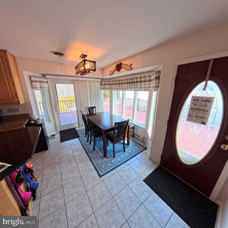 4 Linden CT photo 16