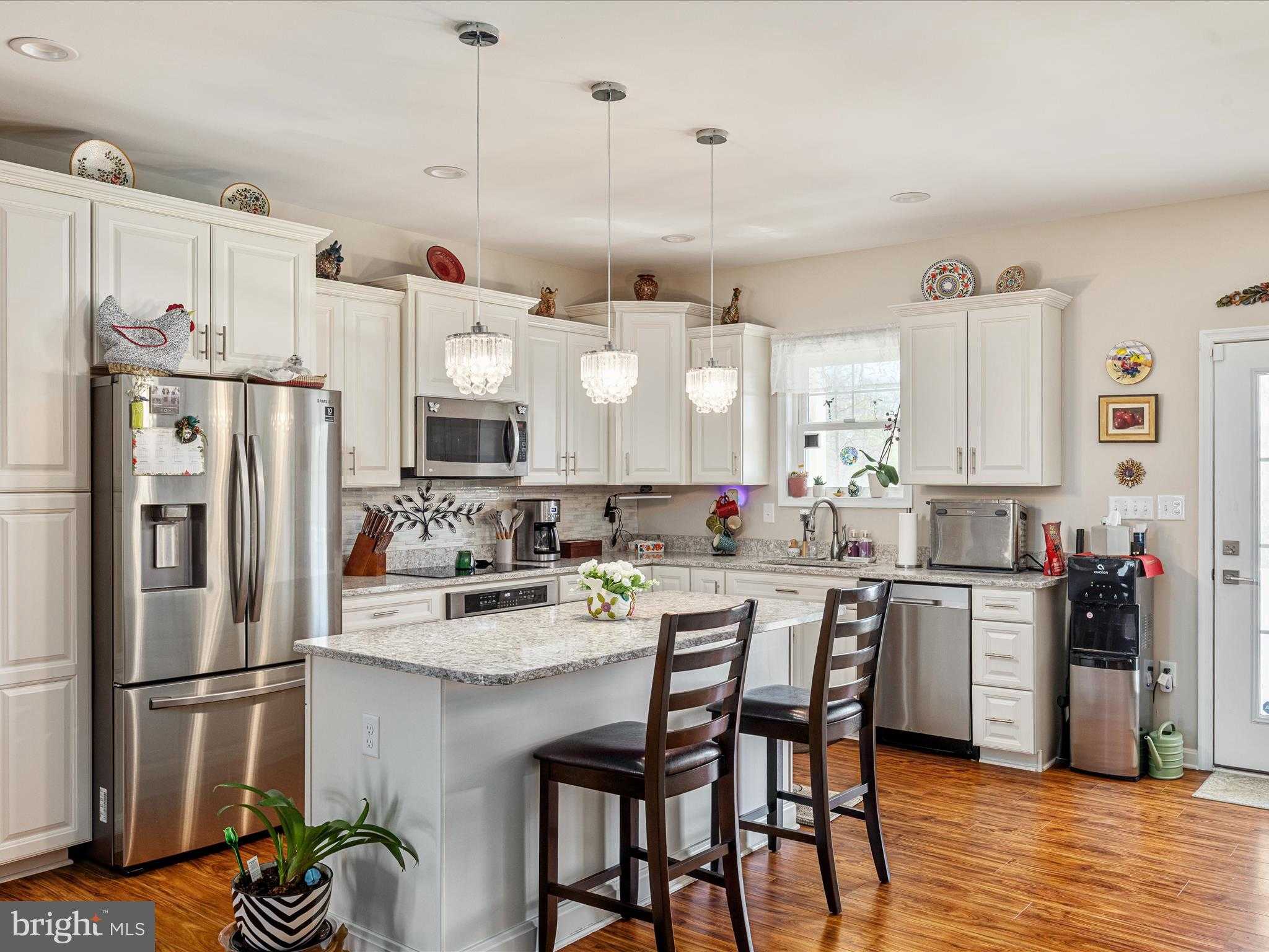 92 Oak Hill CT photo 5