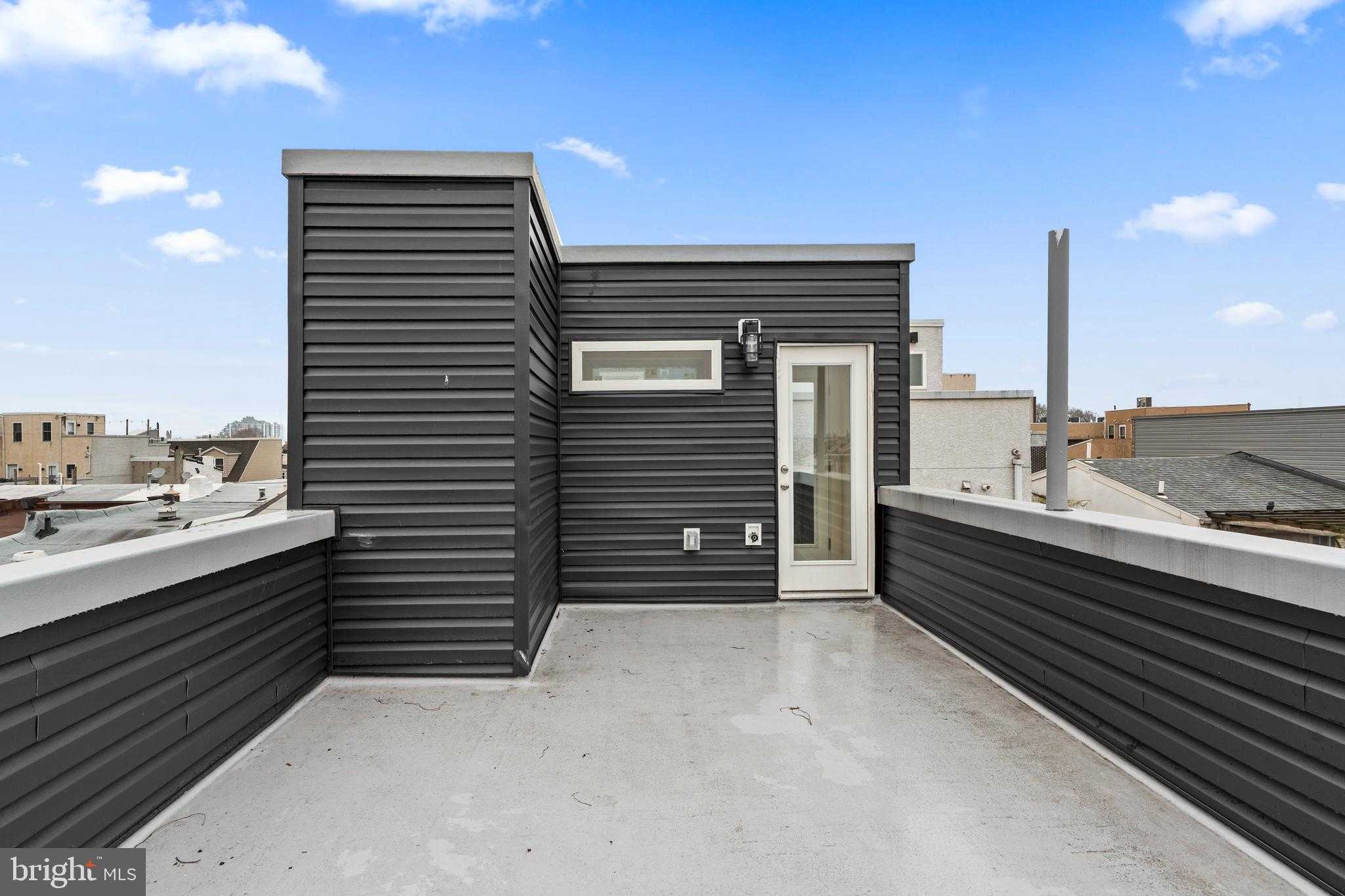 1031 S Fairhill St photo 23