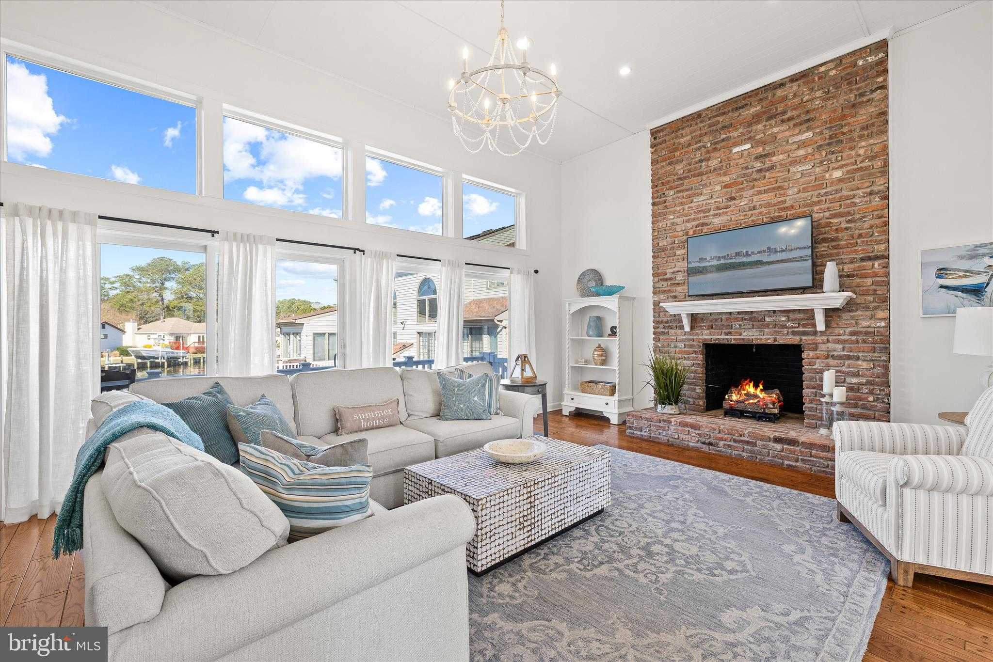 18 Mallard Dr E photo 5