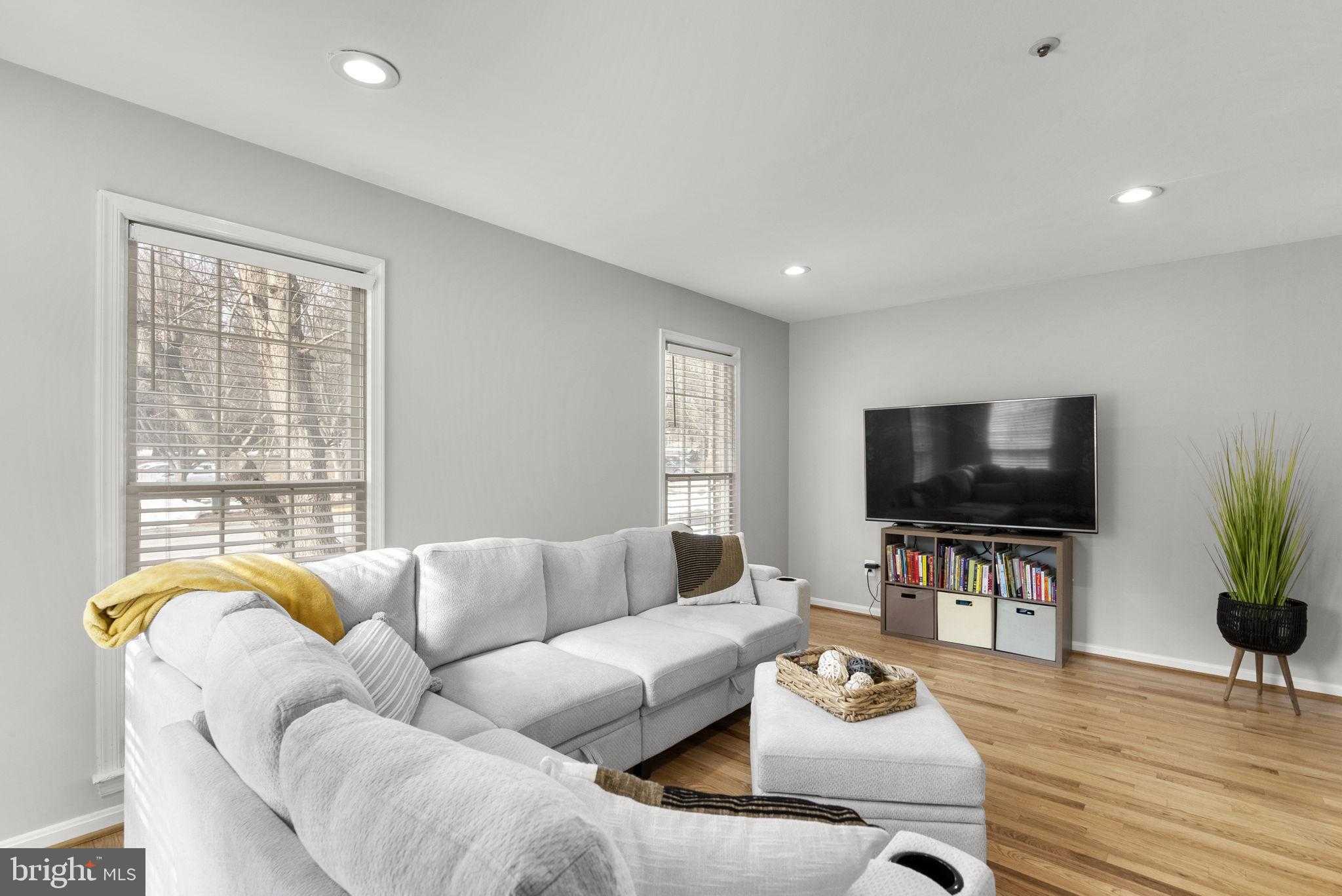 8412 Burchap Dr photo 7