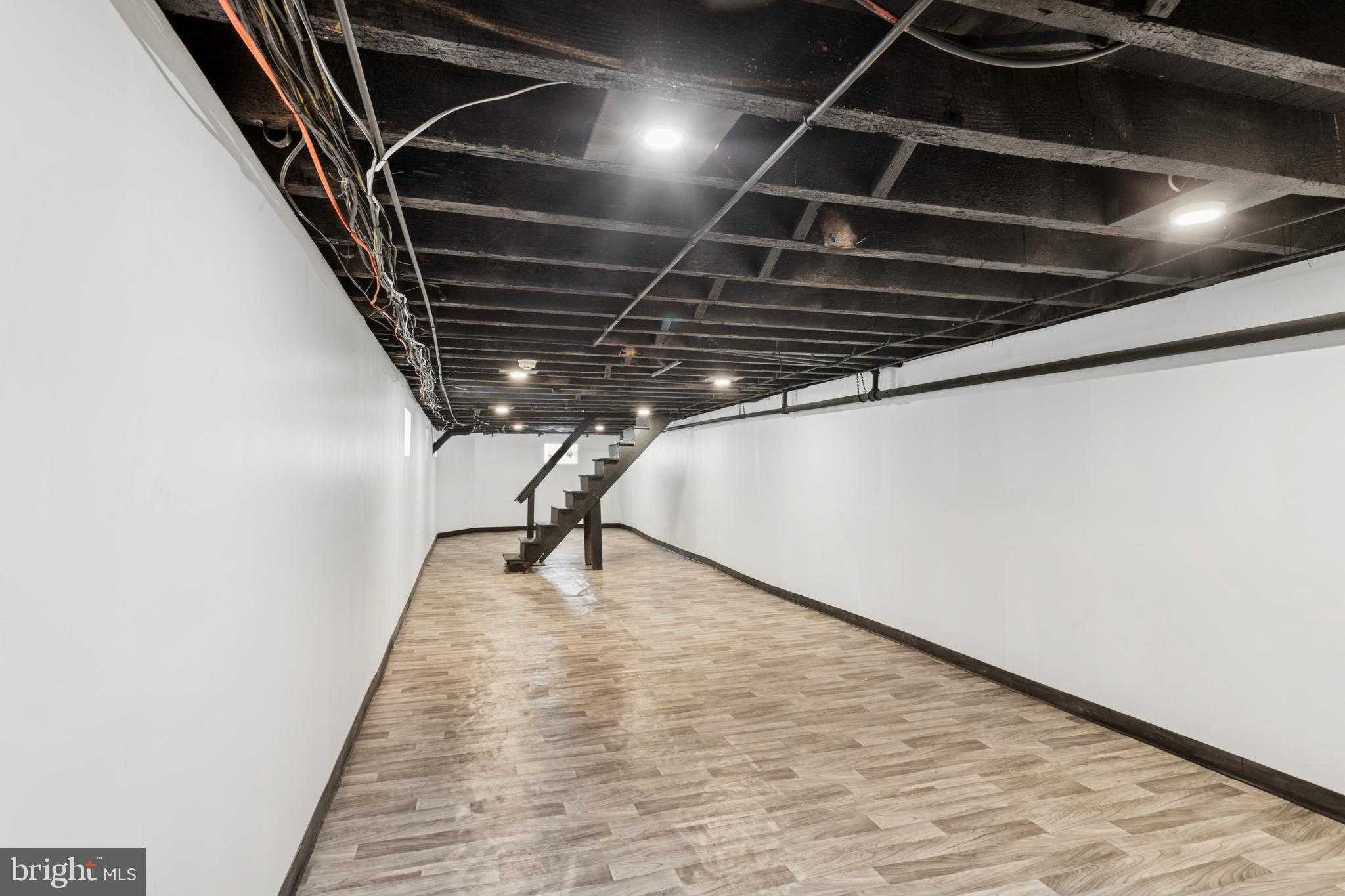 5316 Catharine St photo 17