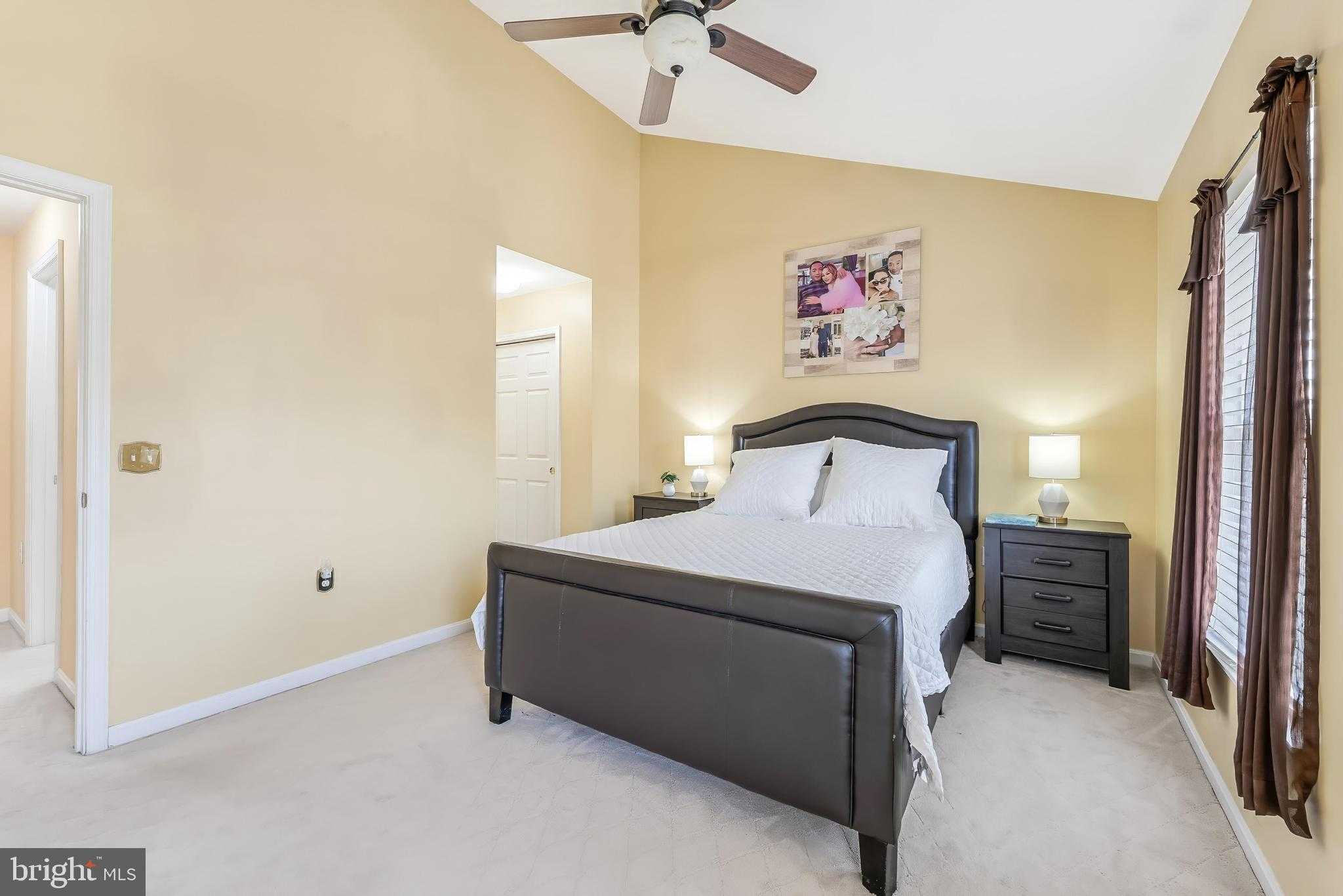 23097 Fontwell Sq photo 21