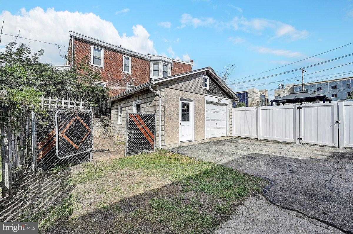 105 W Wood St photo 12