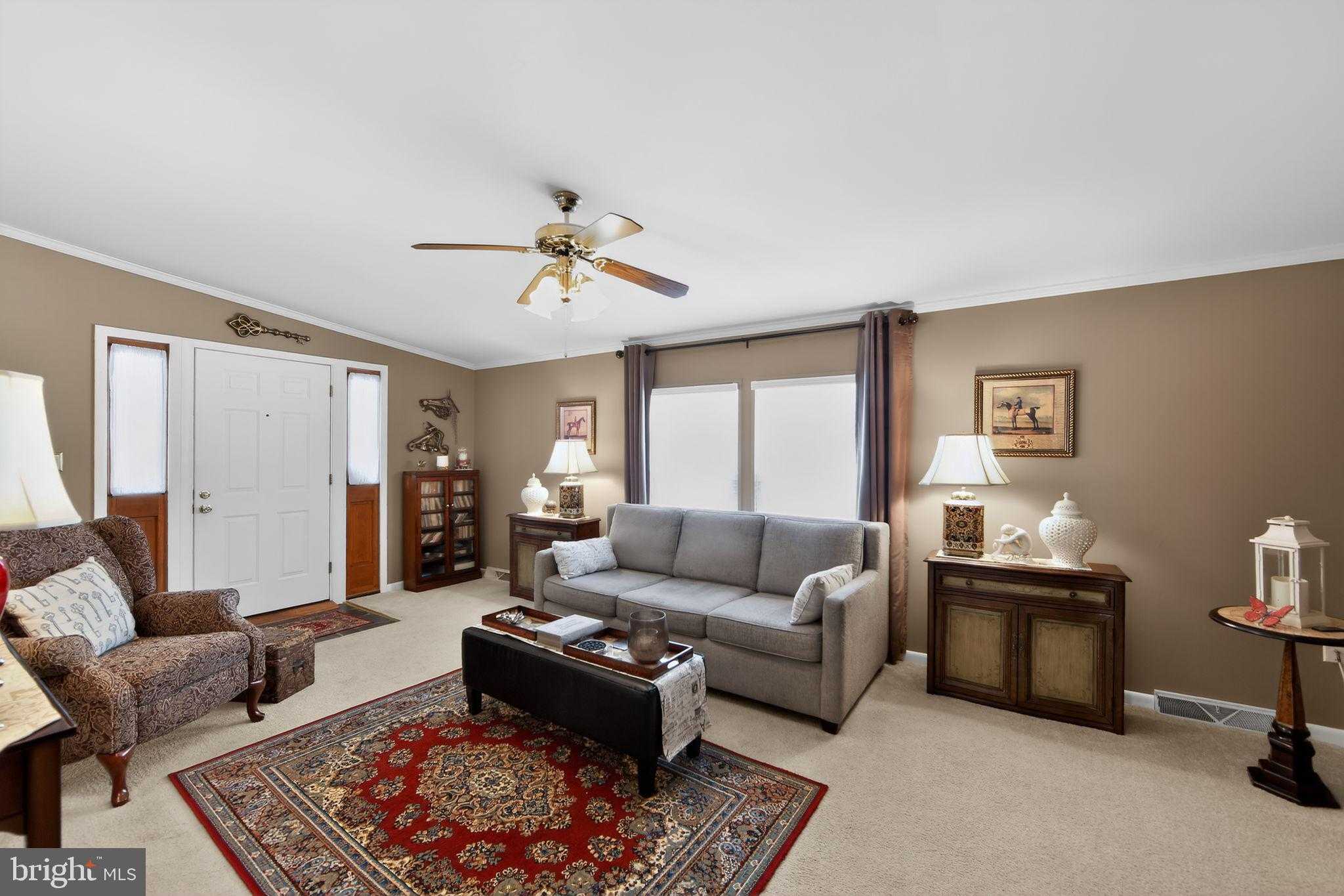 11 Oakplace CT W photo 5