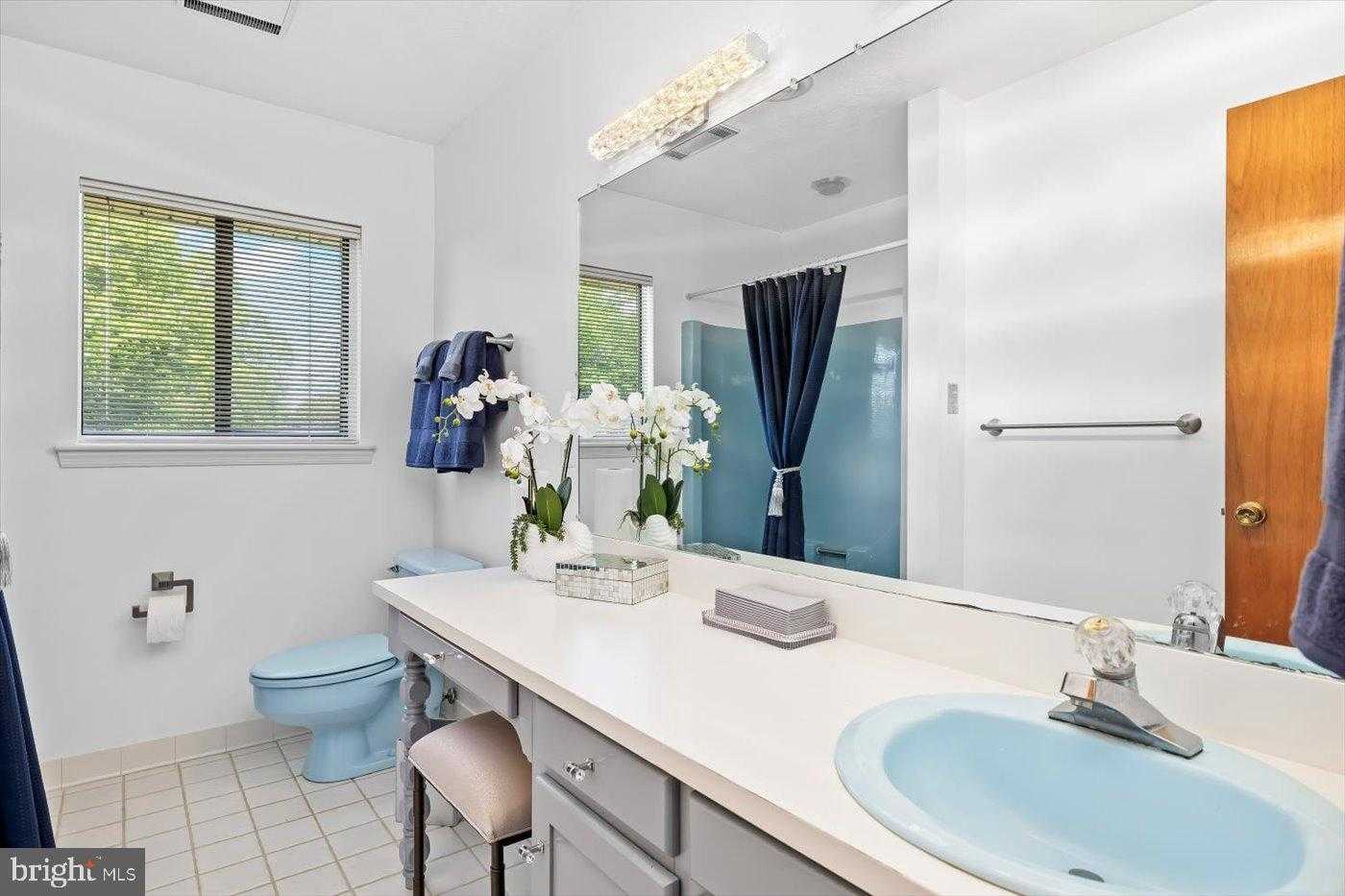 198 Canoe Pl photo 31