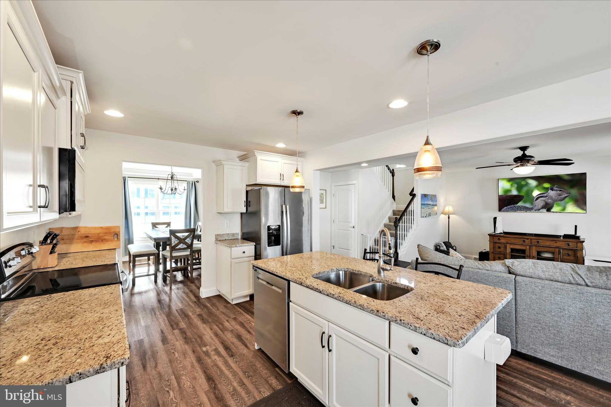 30 Jennifer Rd photo 15