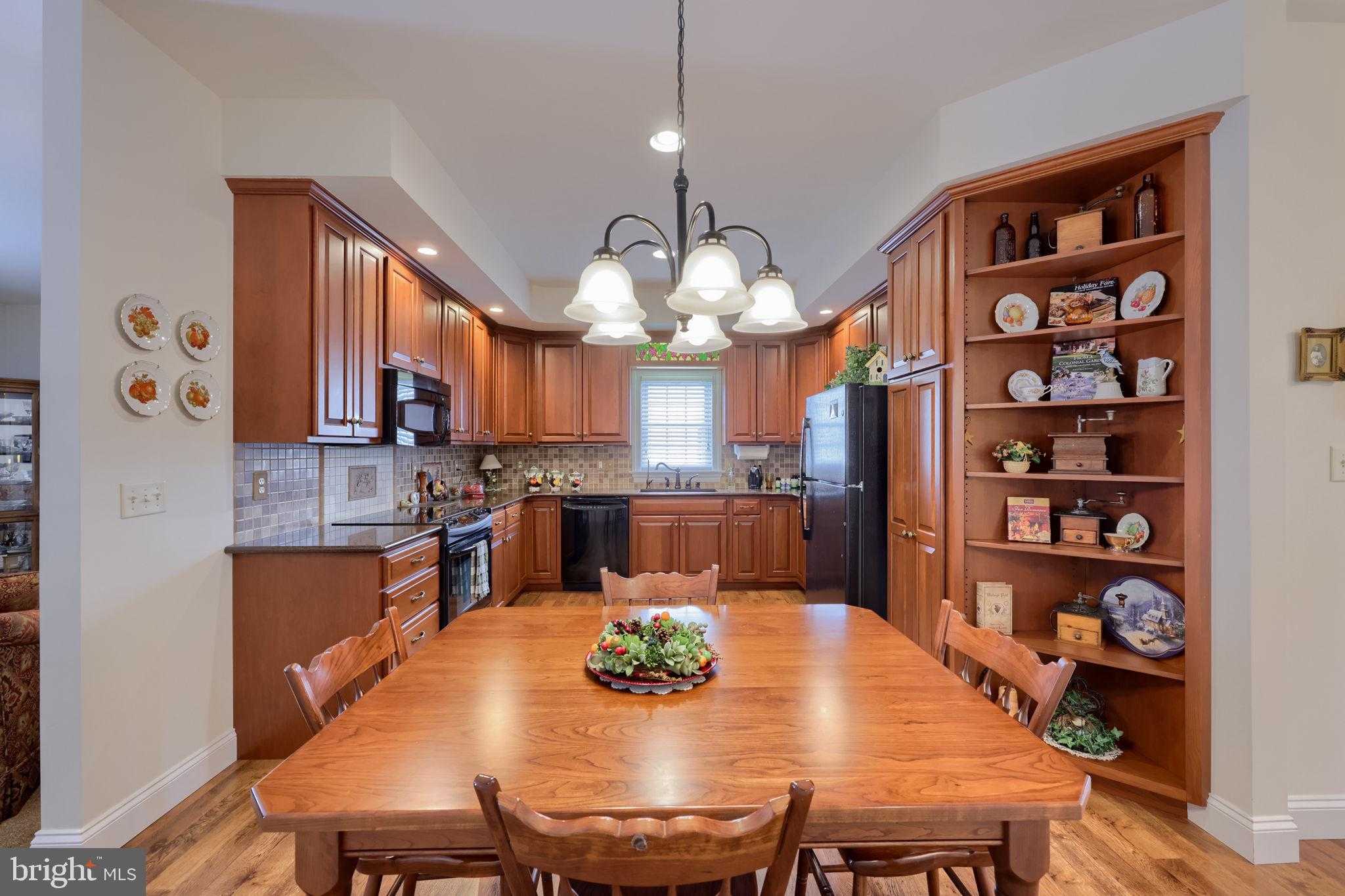 900 Cambridge Dr photo 23