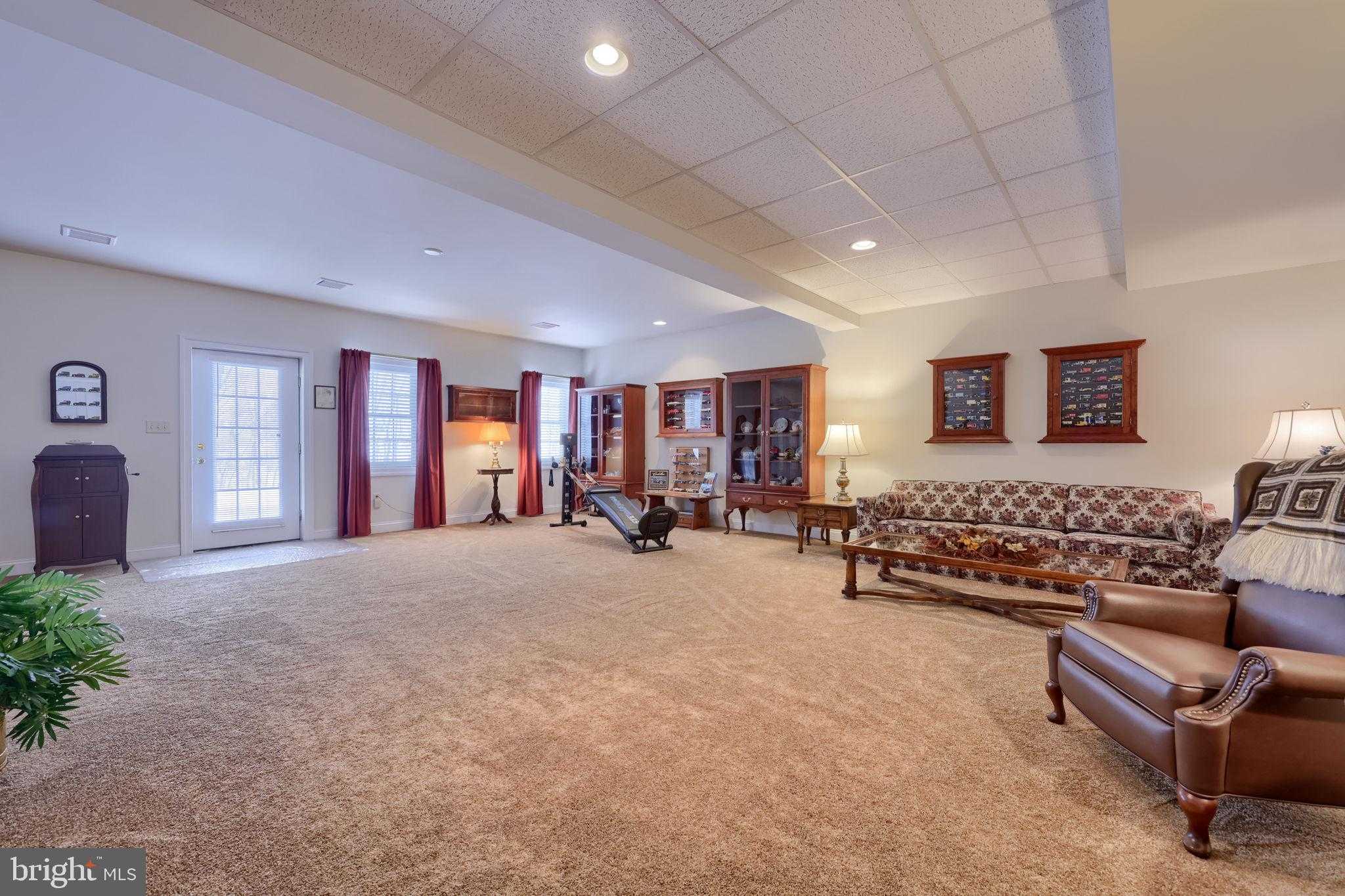 900 Cambridge Dr photo 47