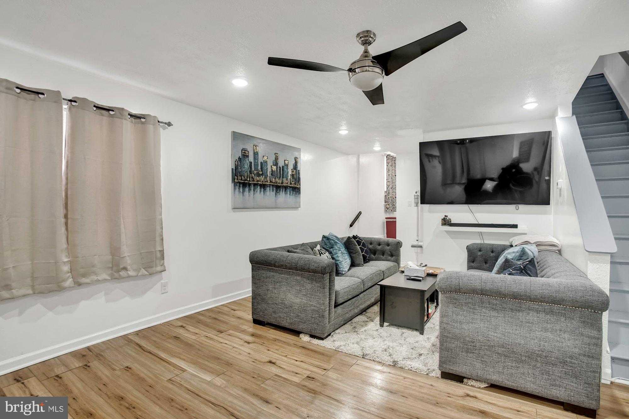 1900 W Bristol St photo 4