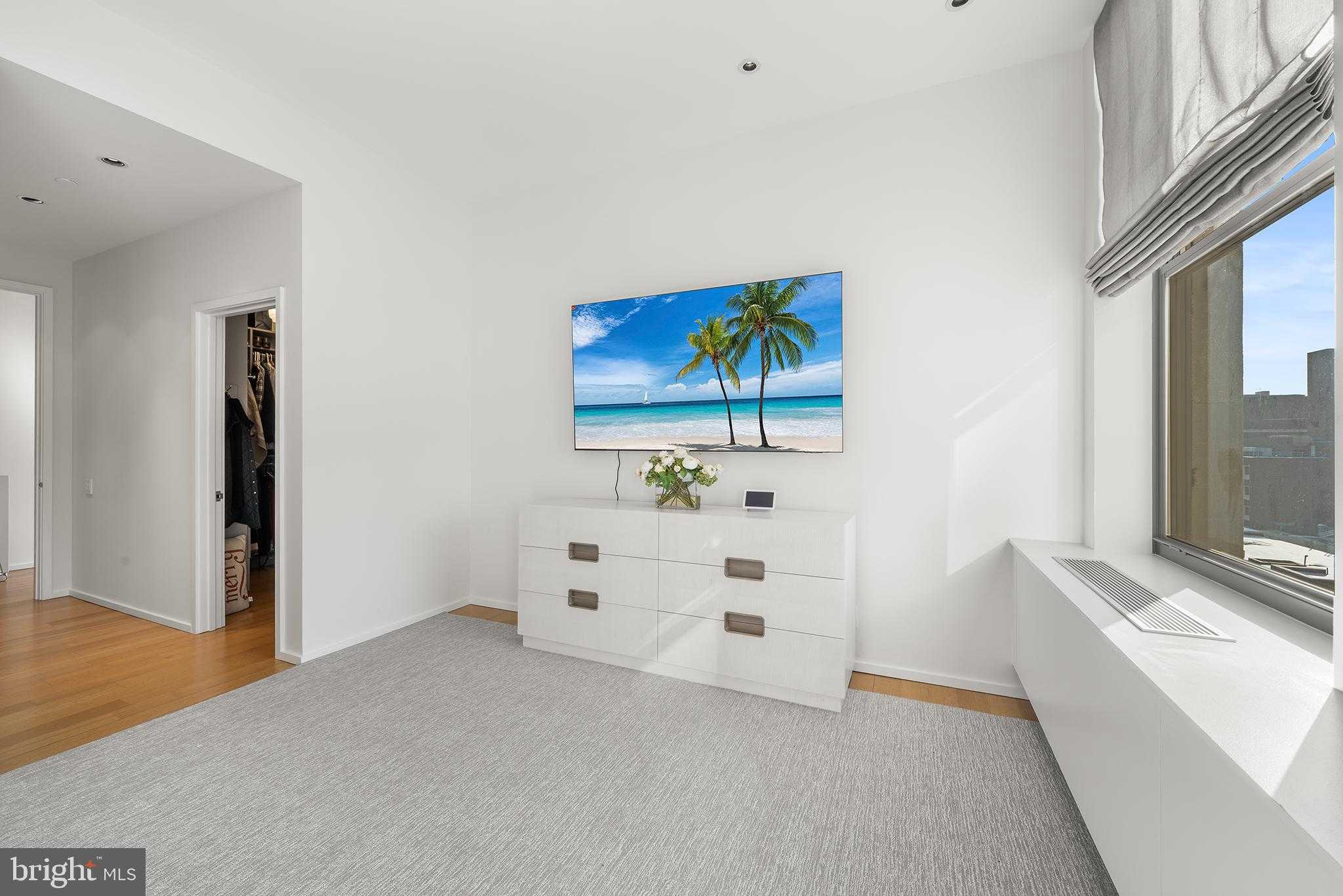 210 W Washington Sq Apt 6sw photo 28