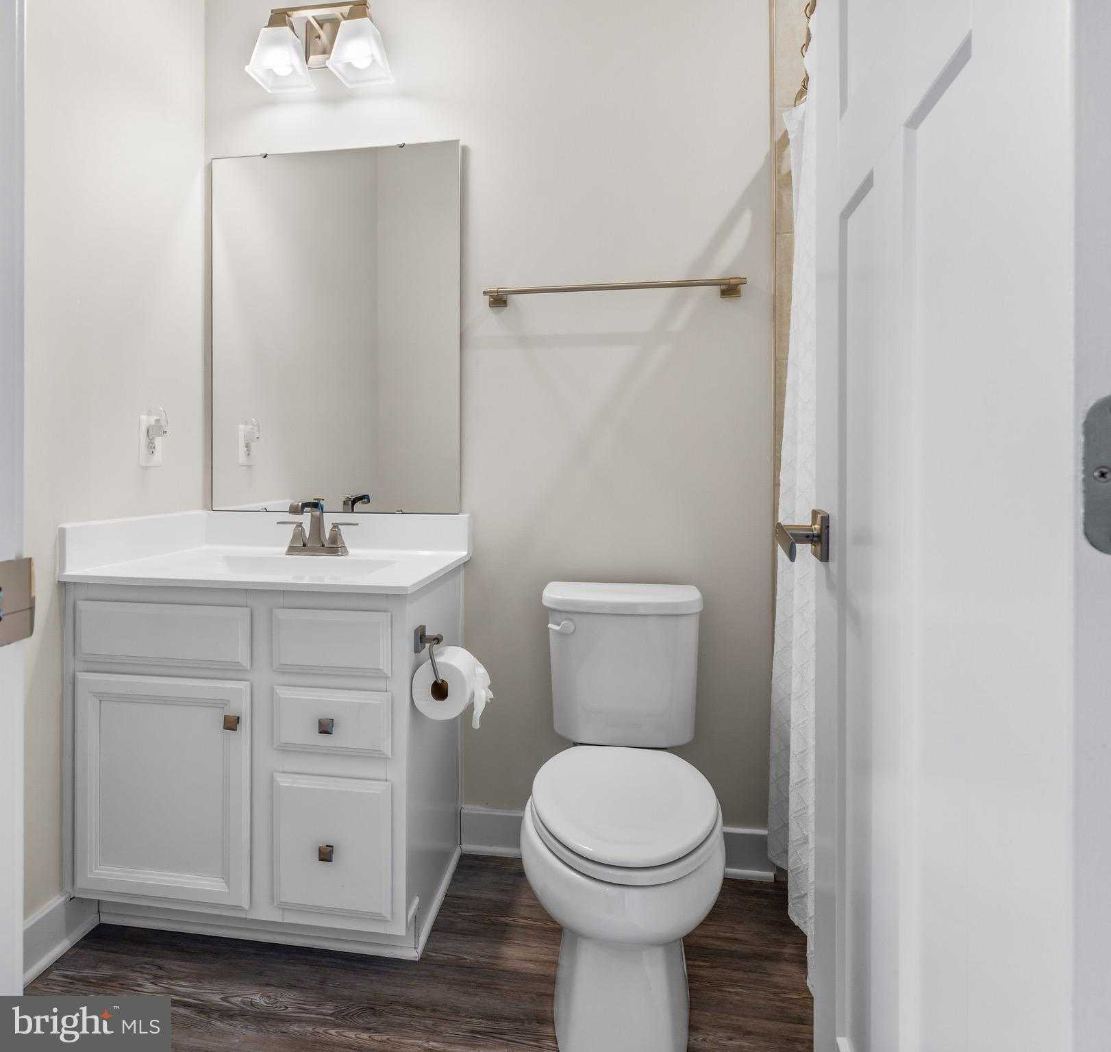 528 Levanna Ln photo 39