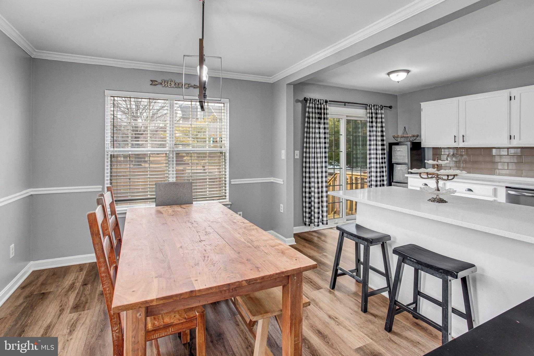 7945 Gunston Woods Pl photo 6