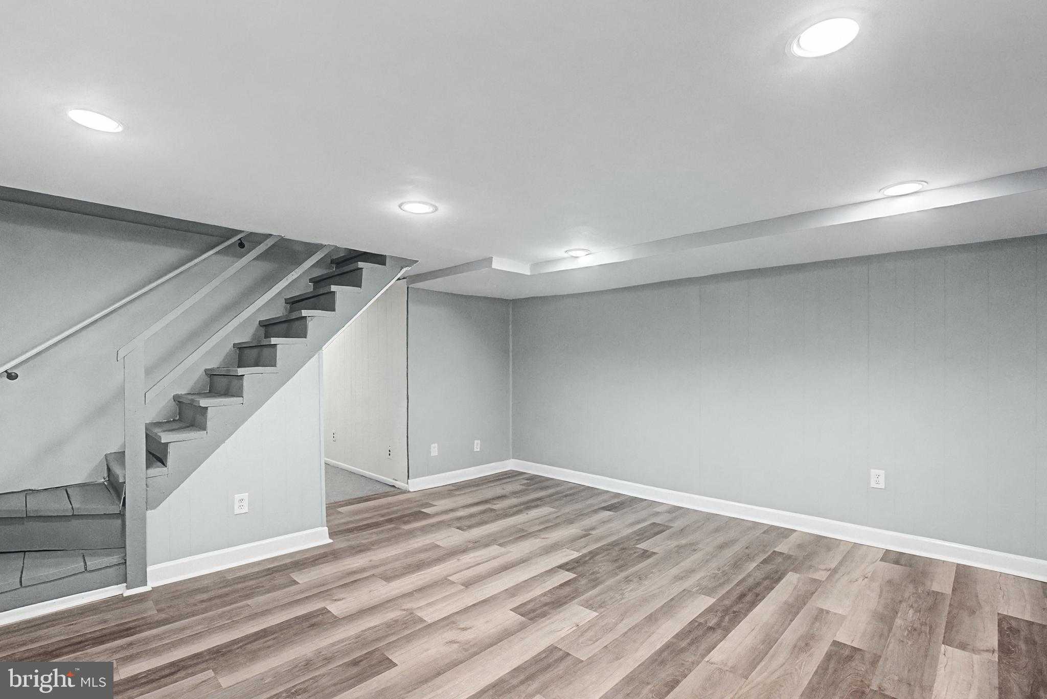 1613 S Ellamont St photo 13