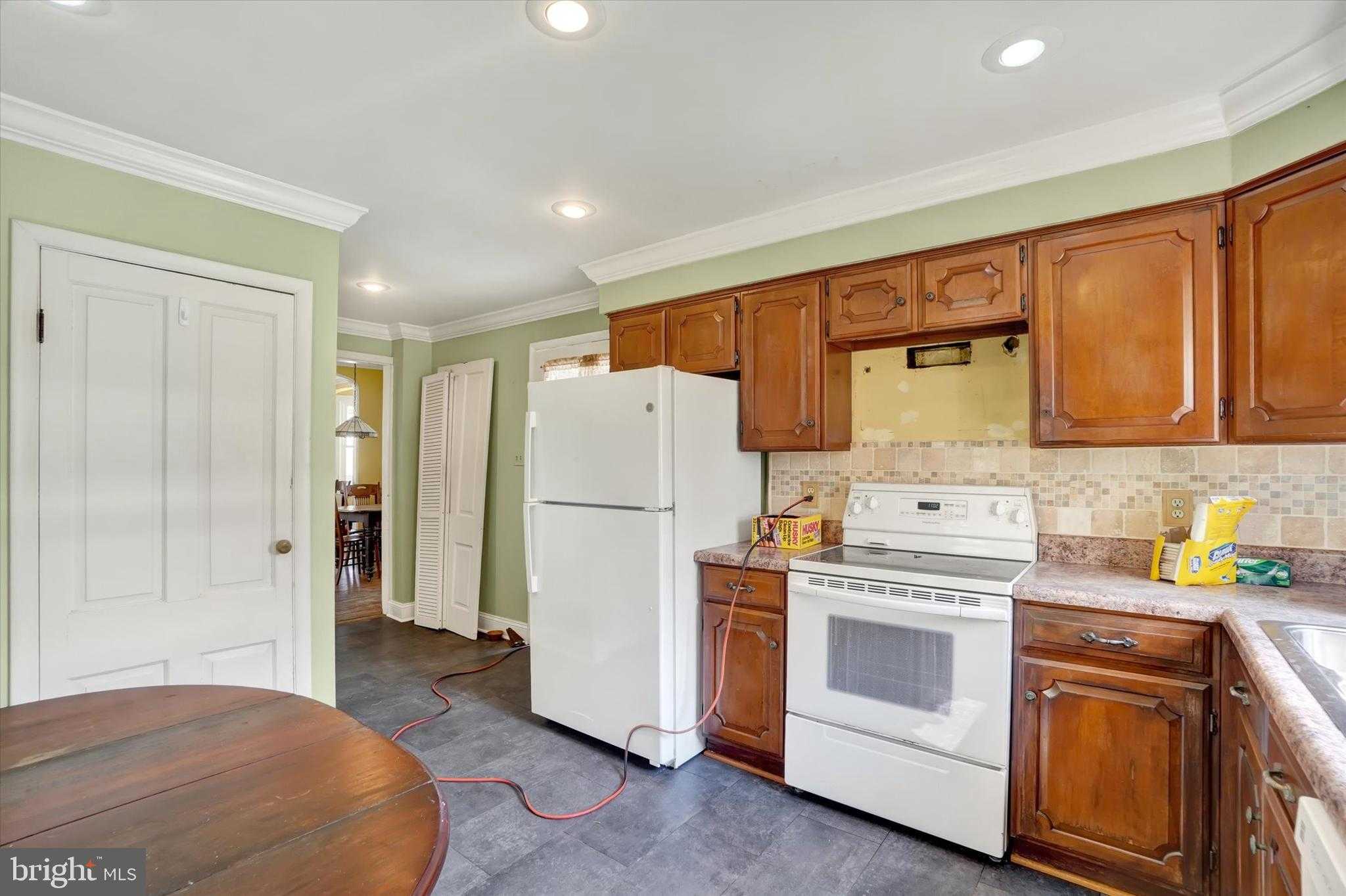 606 Main St photo 21