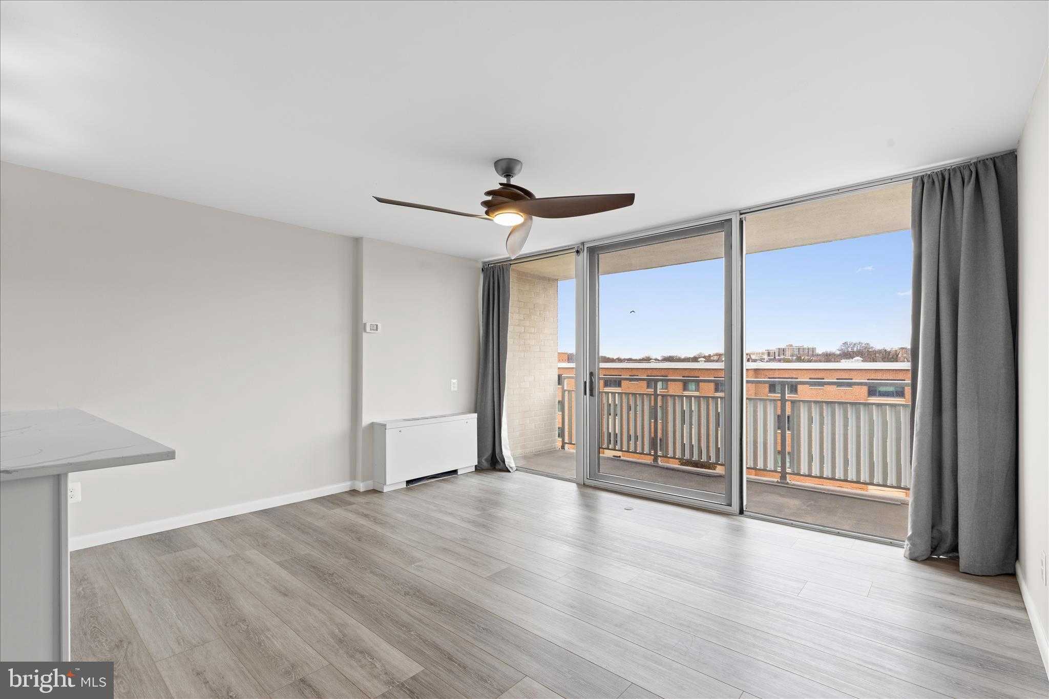 1301 S Arlington Ridge Rd Apt 609 photo 2