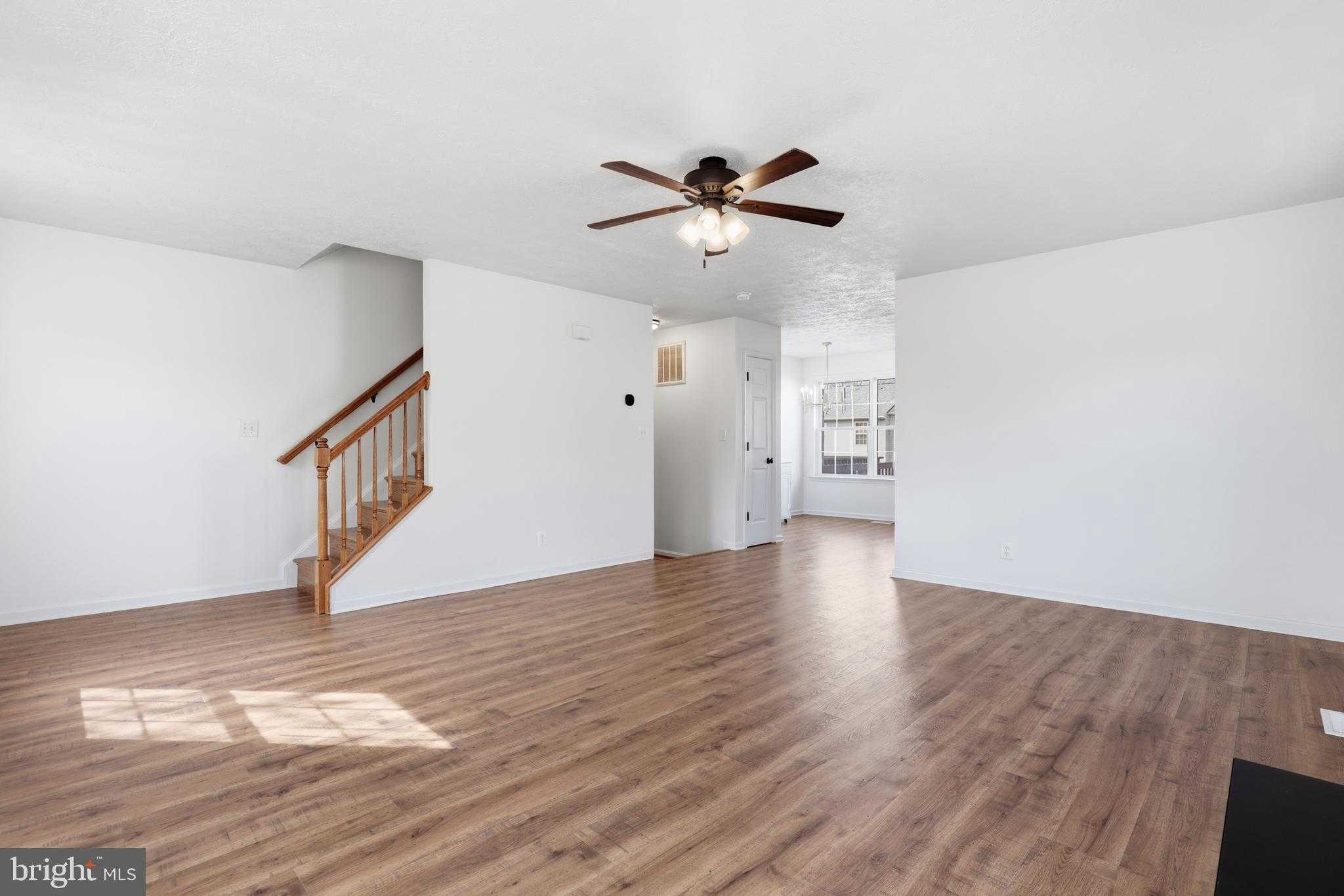 522 Clint Ln photo 7