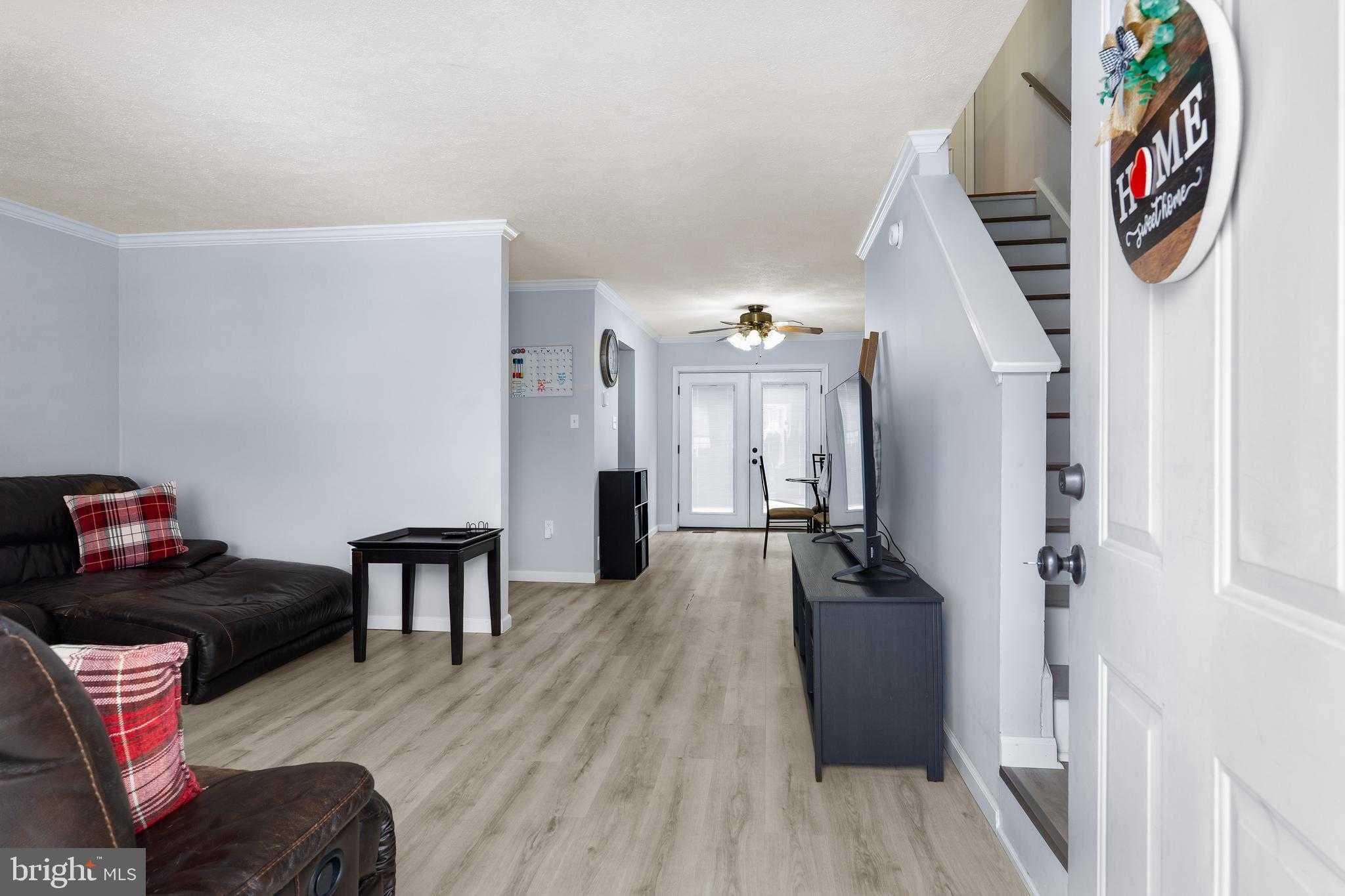 135 Mahogany Dr photo 3