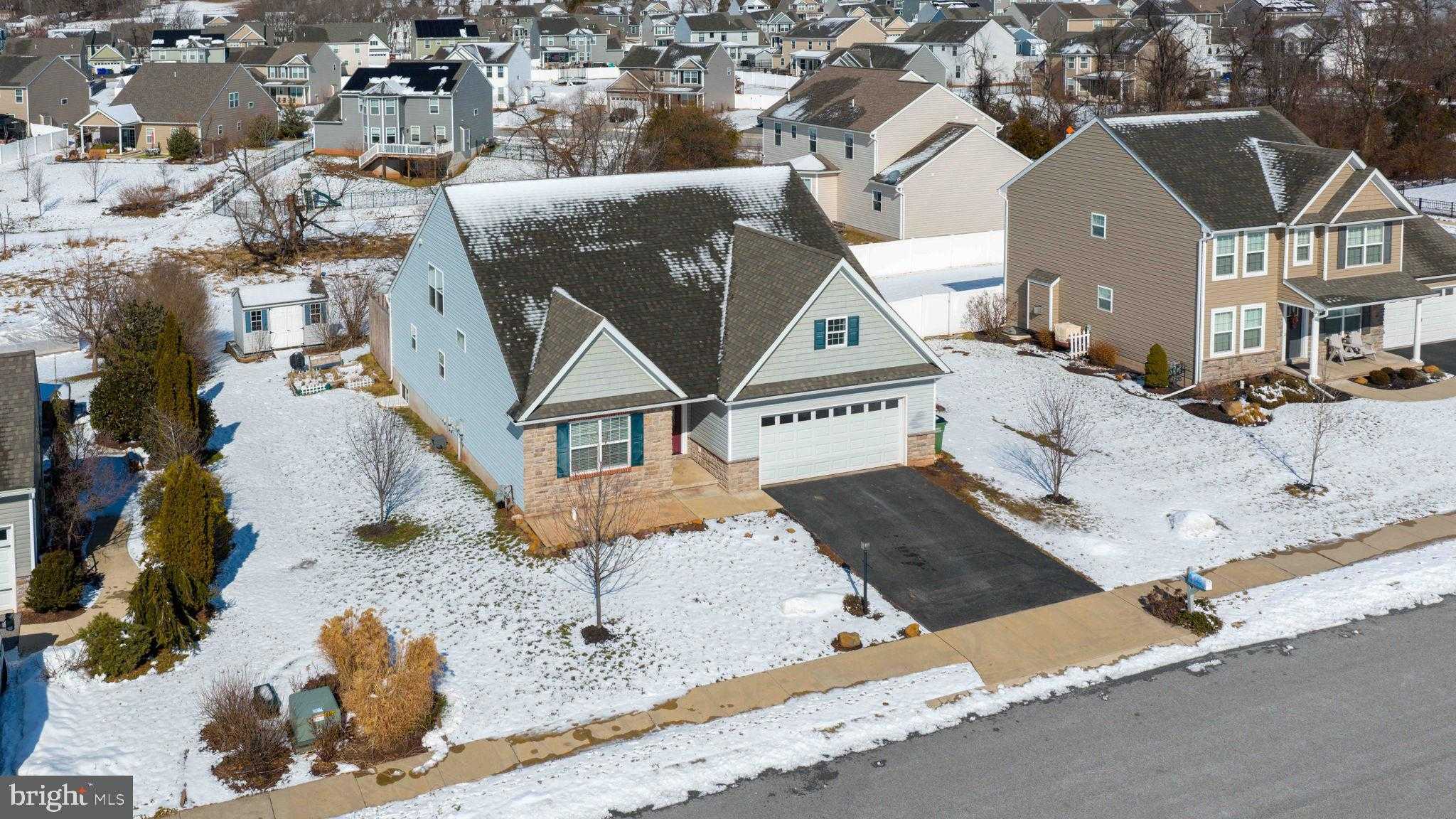 310 Andrew Dr photo 2