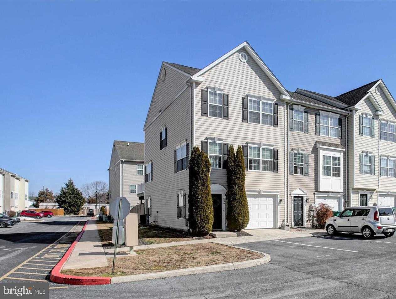 536 S Carlisle St photo 2