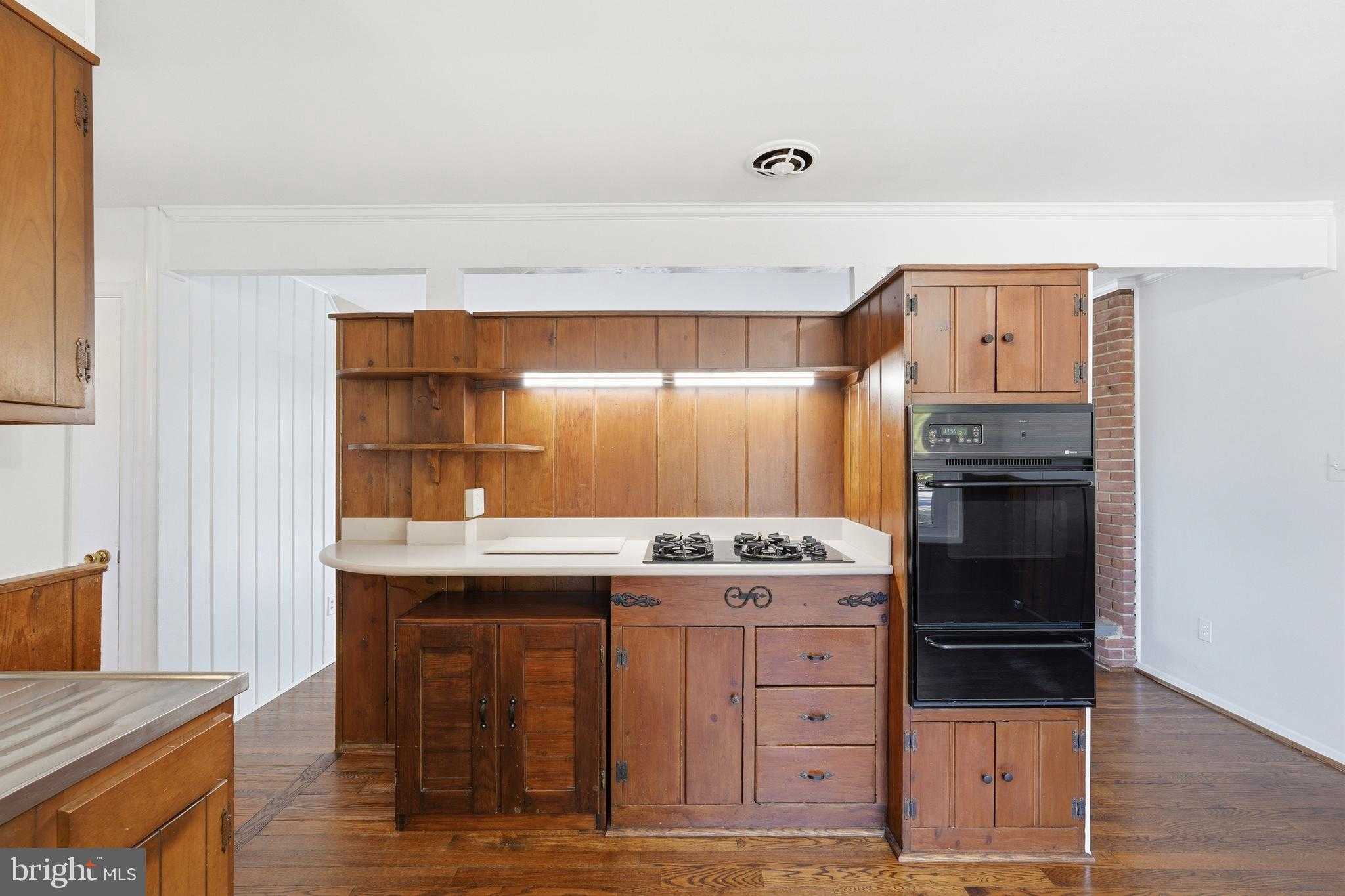 835 Bowie Rd photo 10