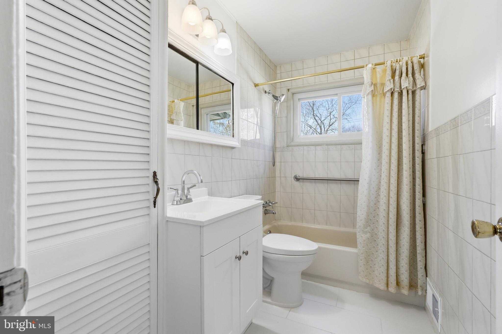 835 Bowie Rd photo 27