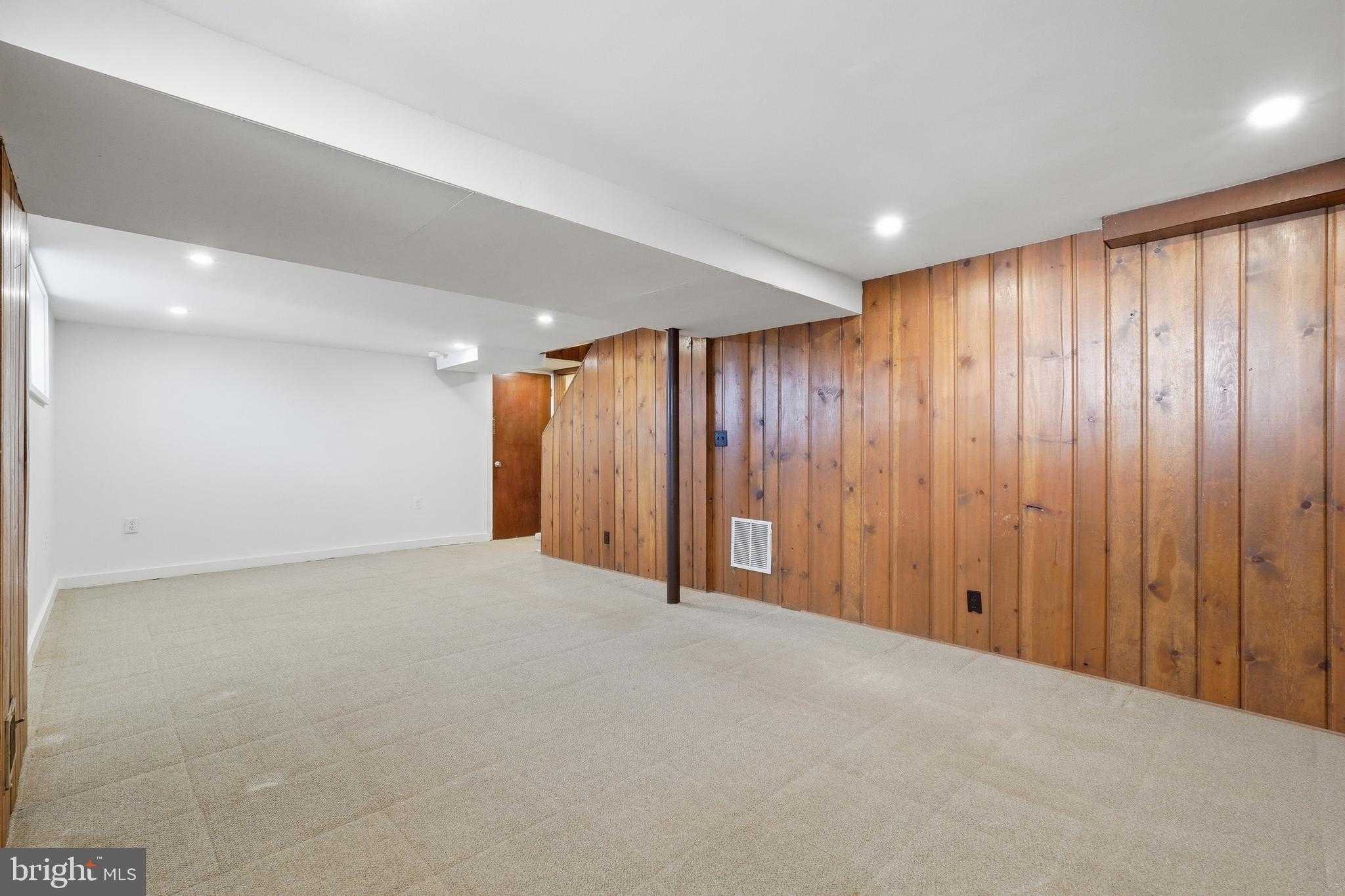 835 Bowie Rd photo 33