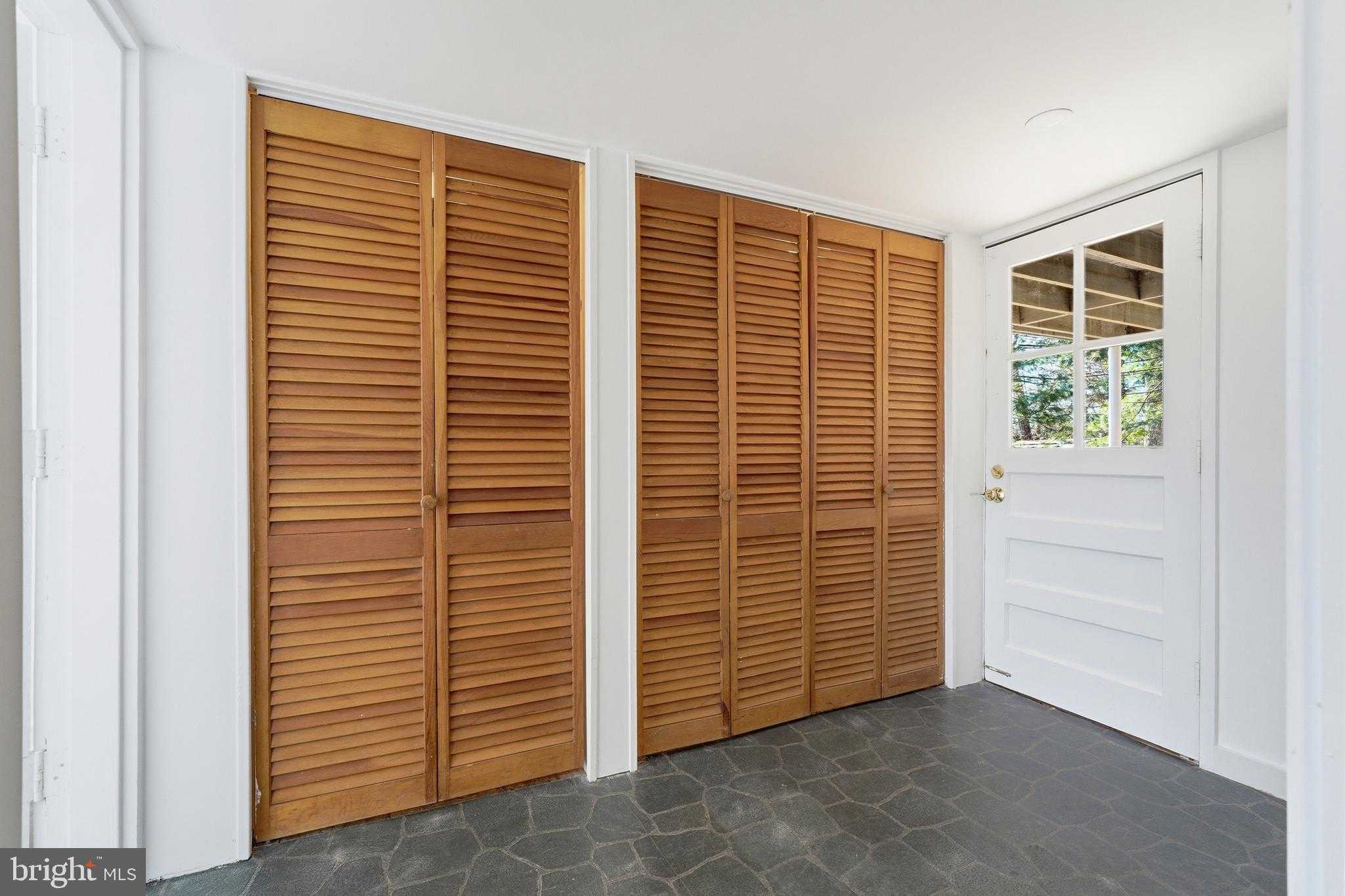 835 Bowie Rd photo 37