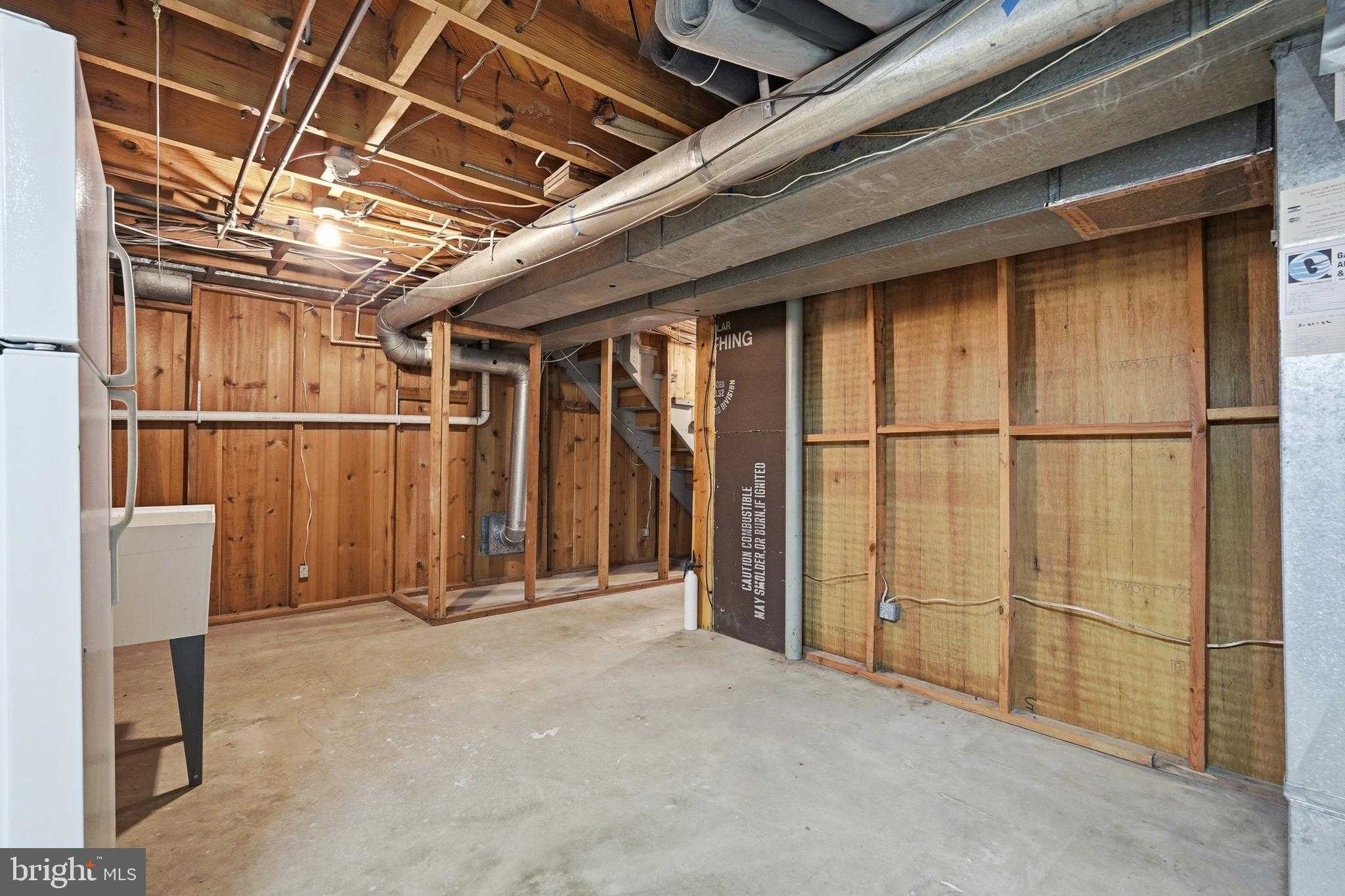 835 Bowie Rd photo 40