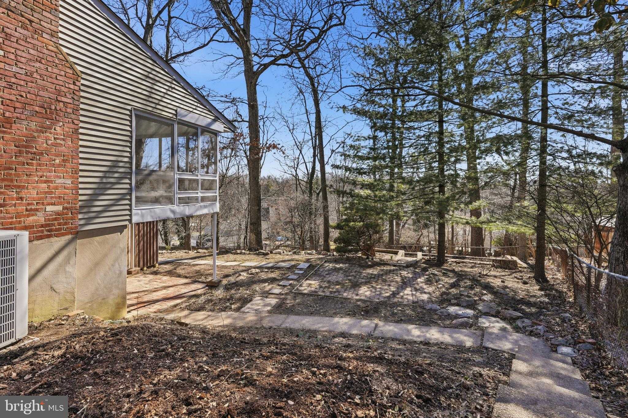 835 Bowie Rd photo 41