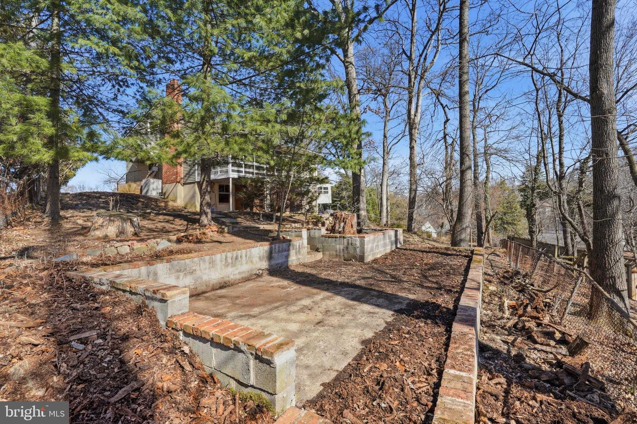 835 Bowie Rd photo 44