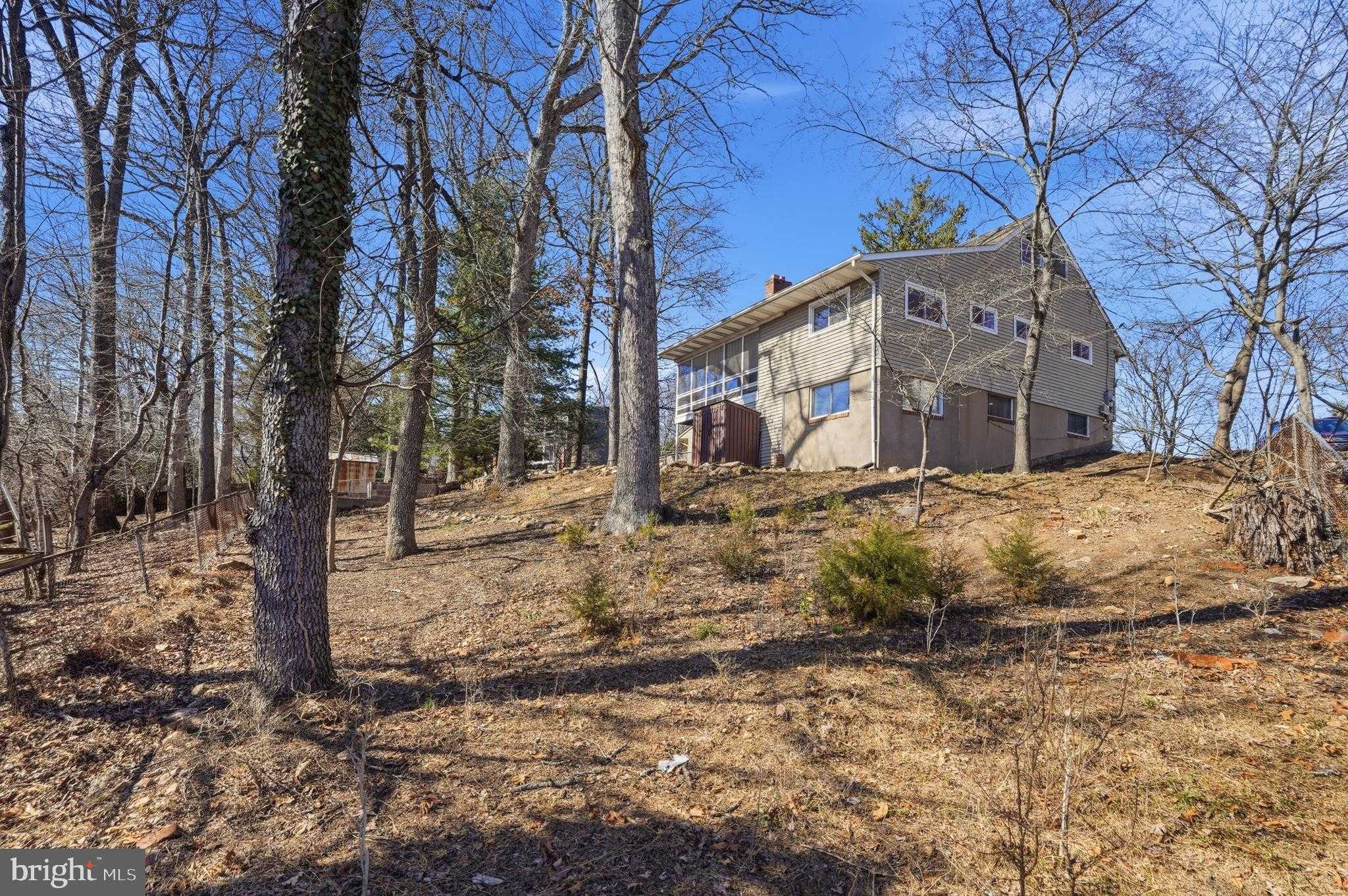 835 Bowie Rd photo 45