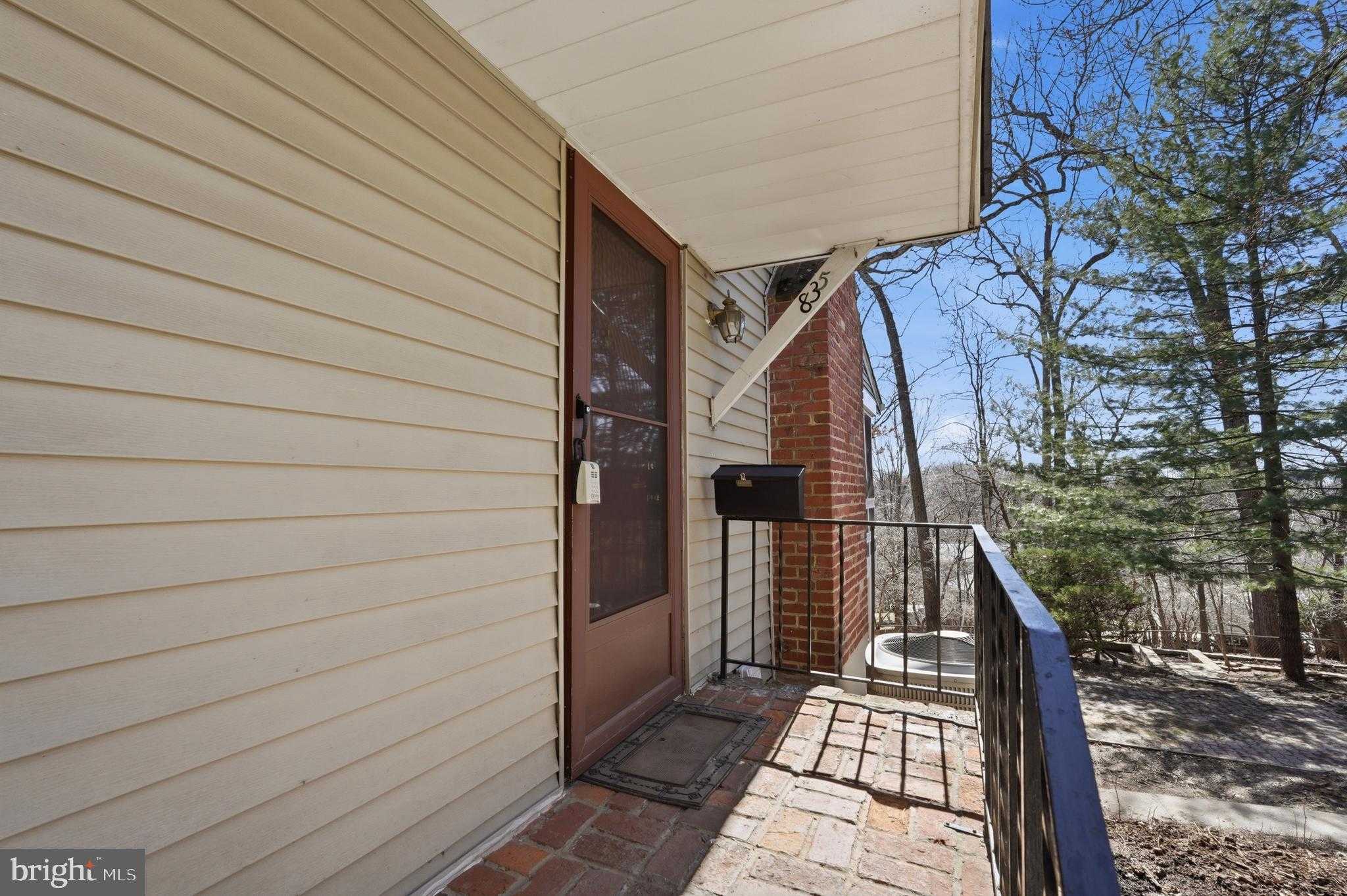 835 Bowie Rd photo 5