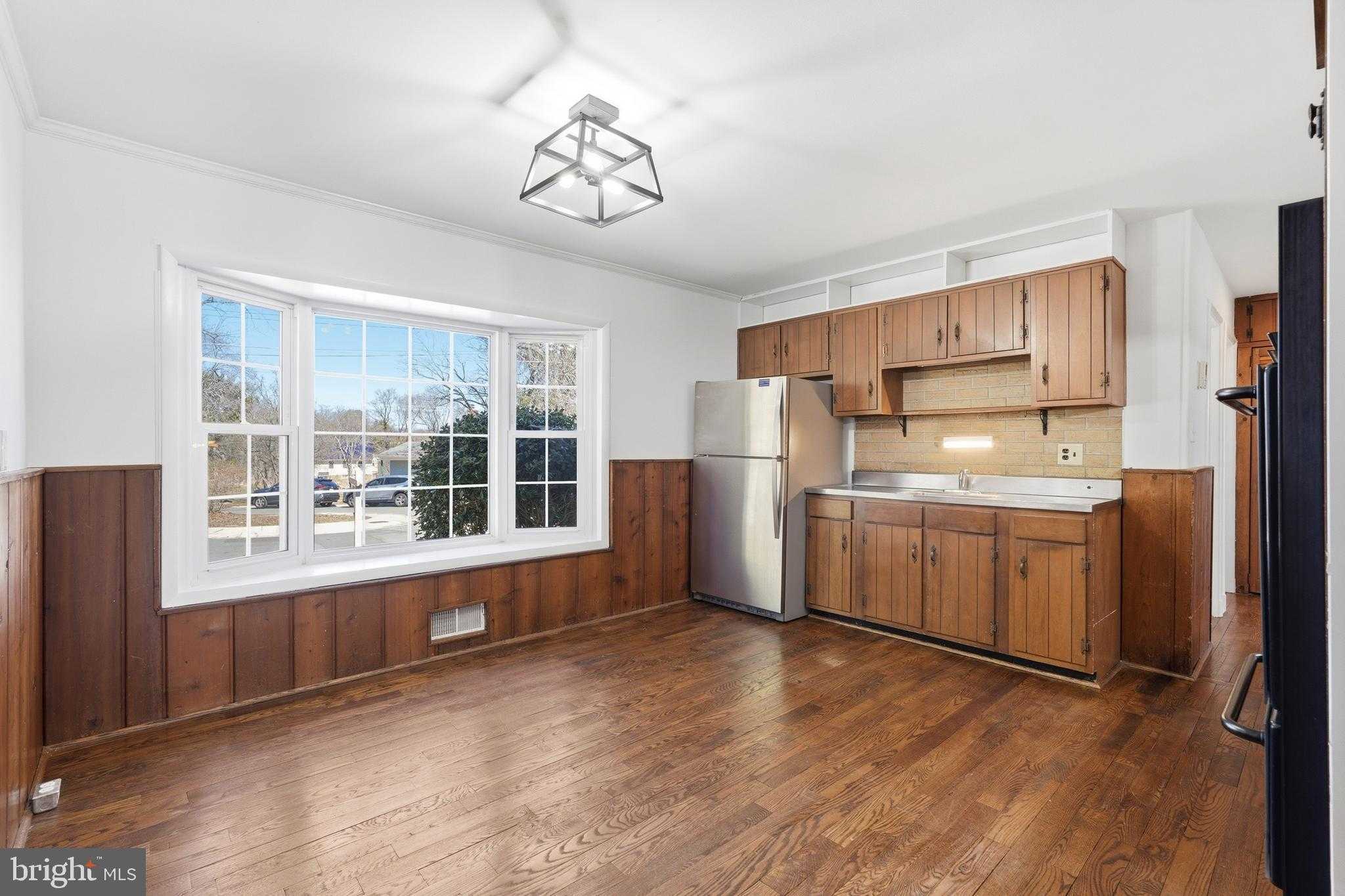 835 Bowie Rd photo 6