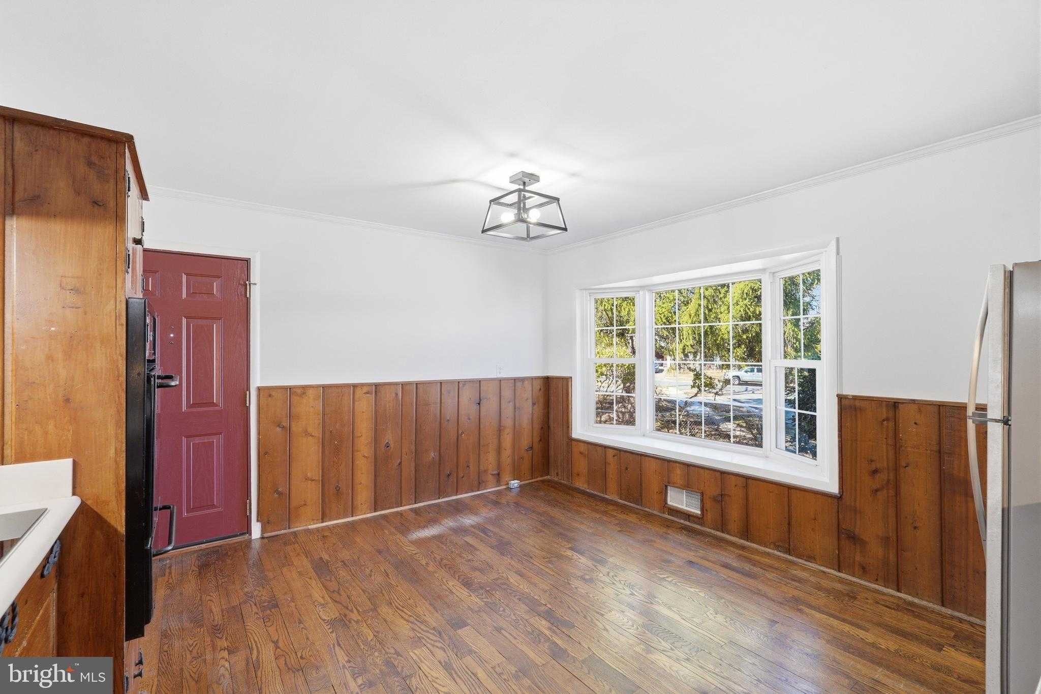 835 Bowie Rd photo 8