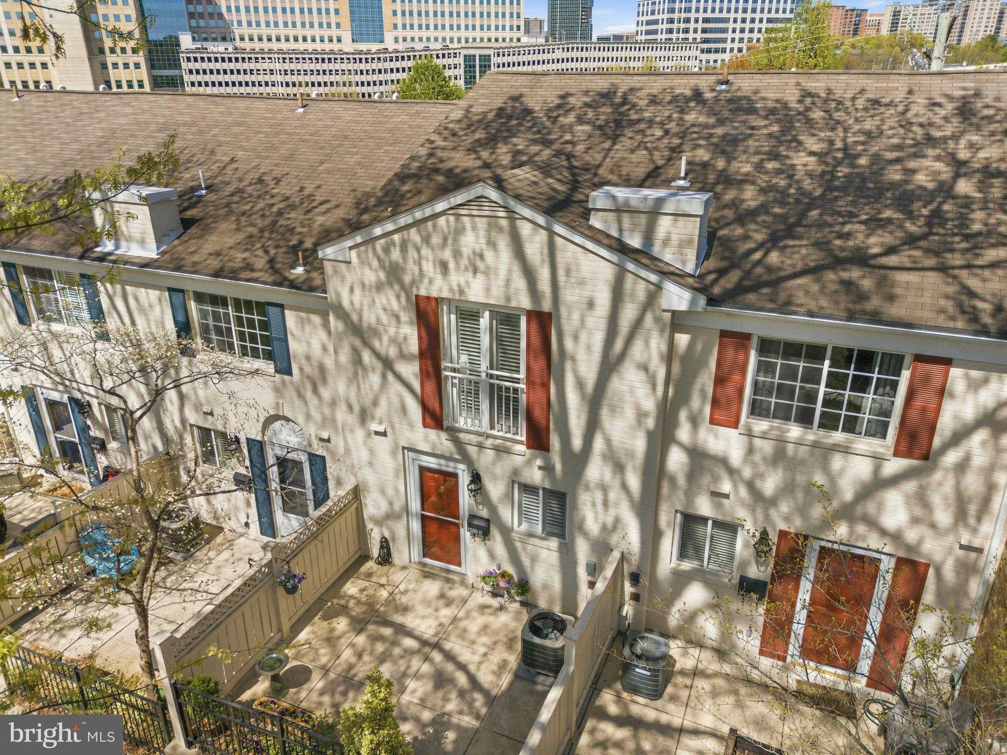 1589 N Van Dorn St # B photo 32