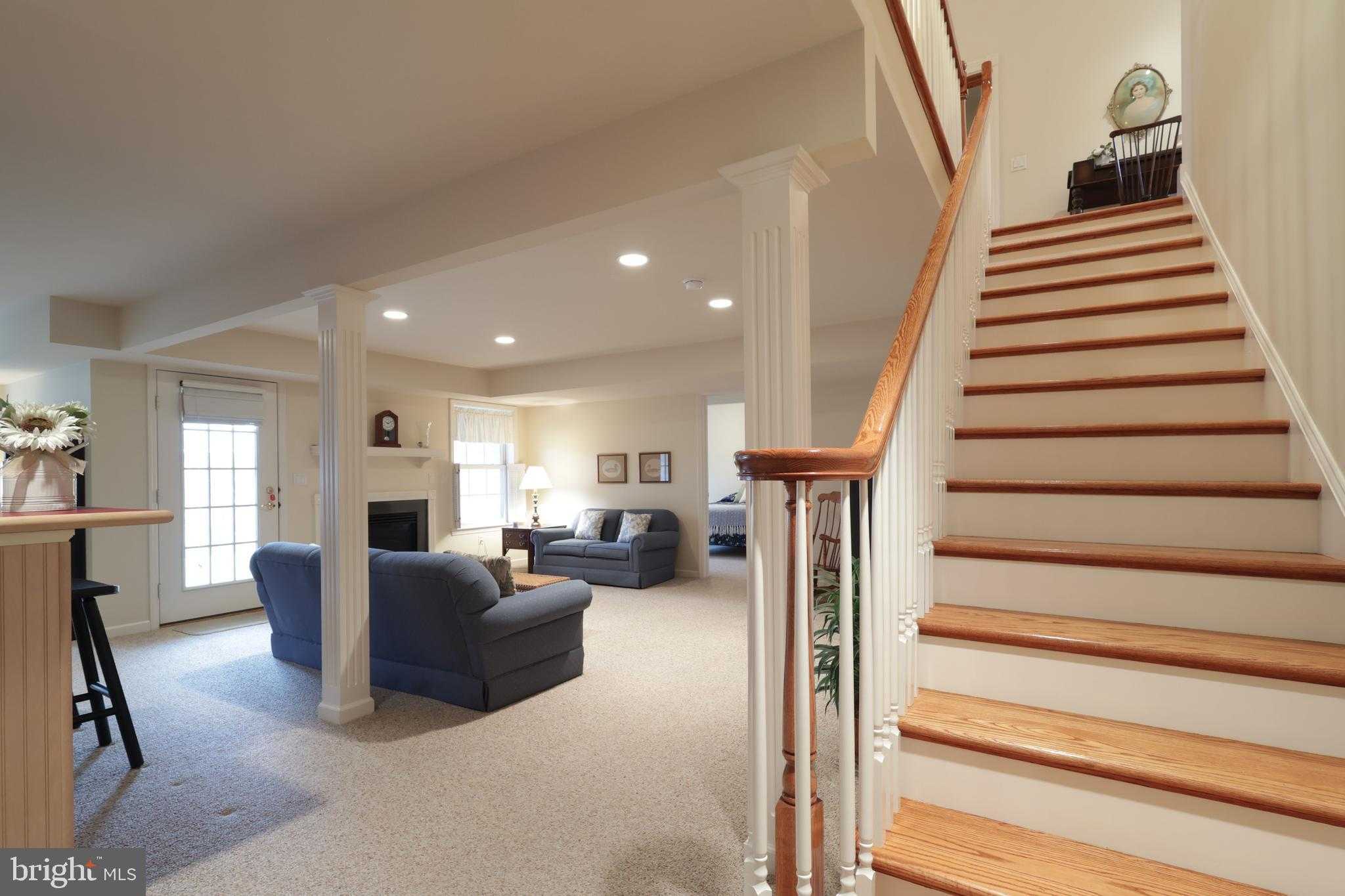 1632 Bristol Ave Apt 202 photo 36