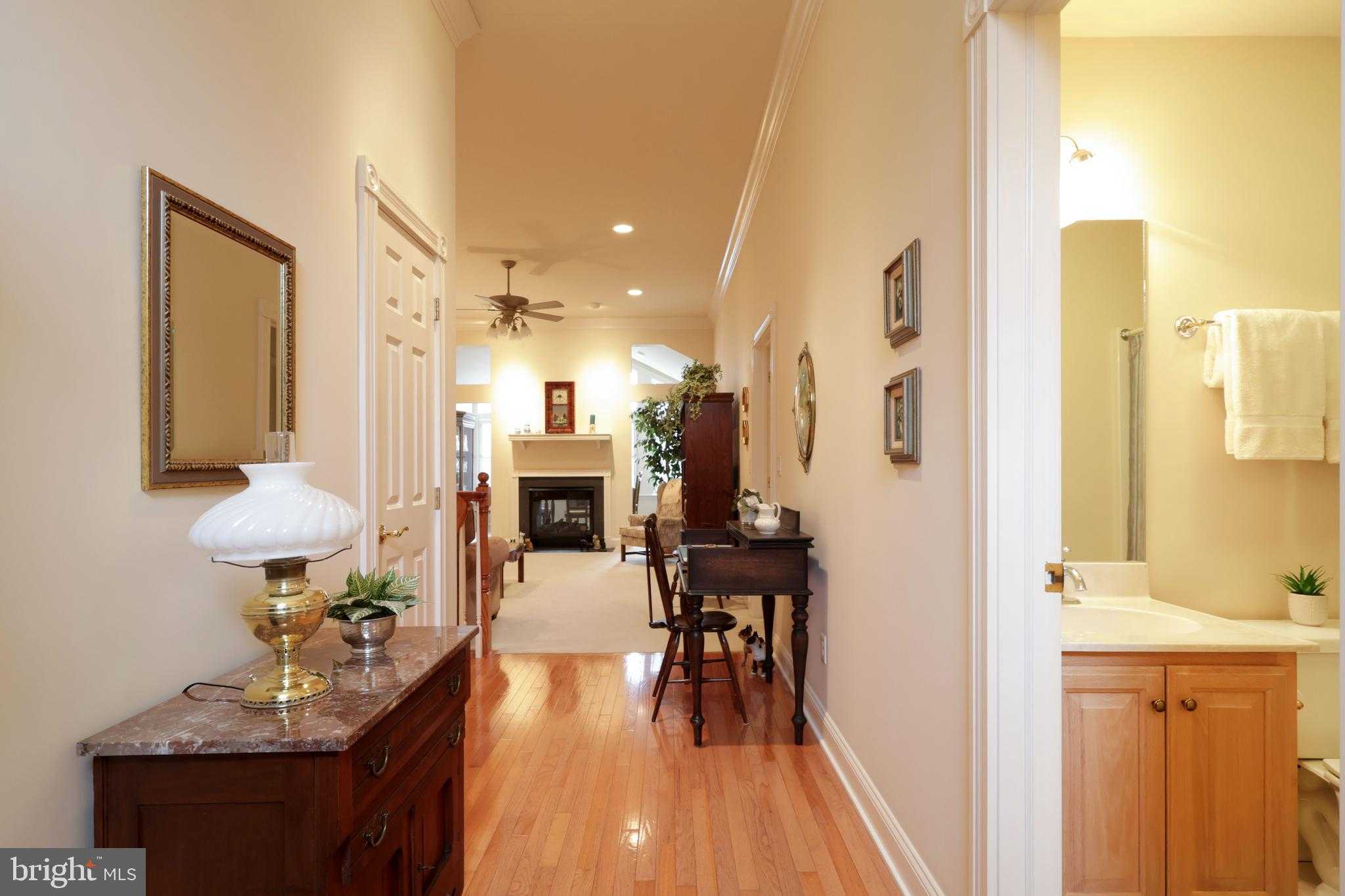 1632 Bristol Ave Apt 202 photo 4