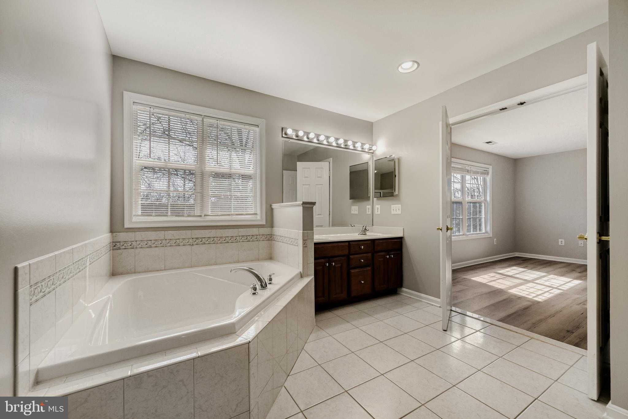 8375 Mitzy Ln photo 15