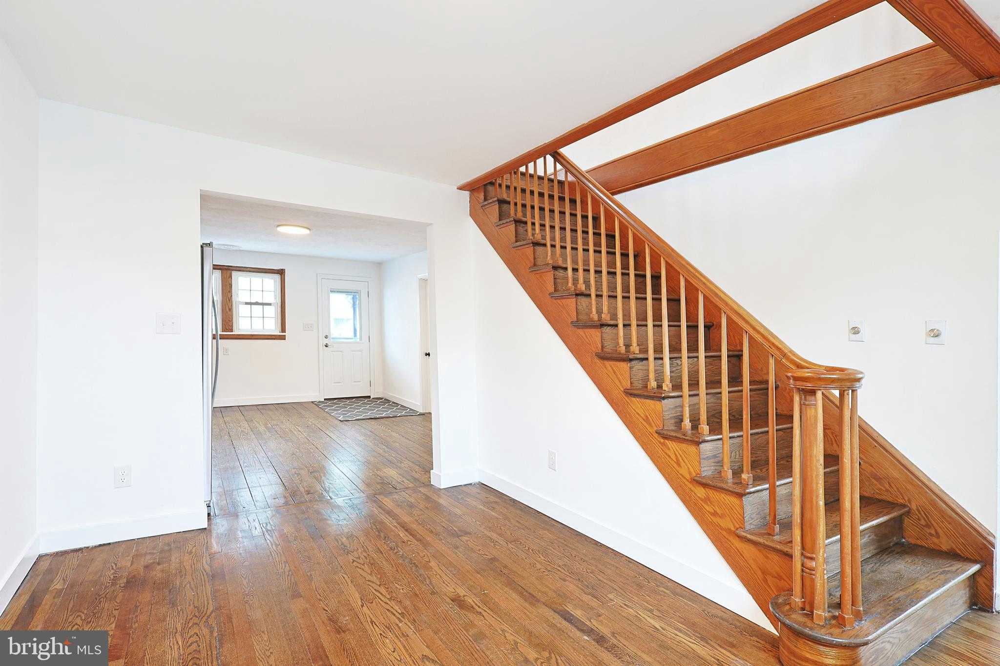 409 Springdale St photo 2