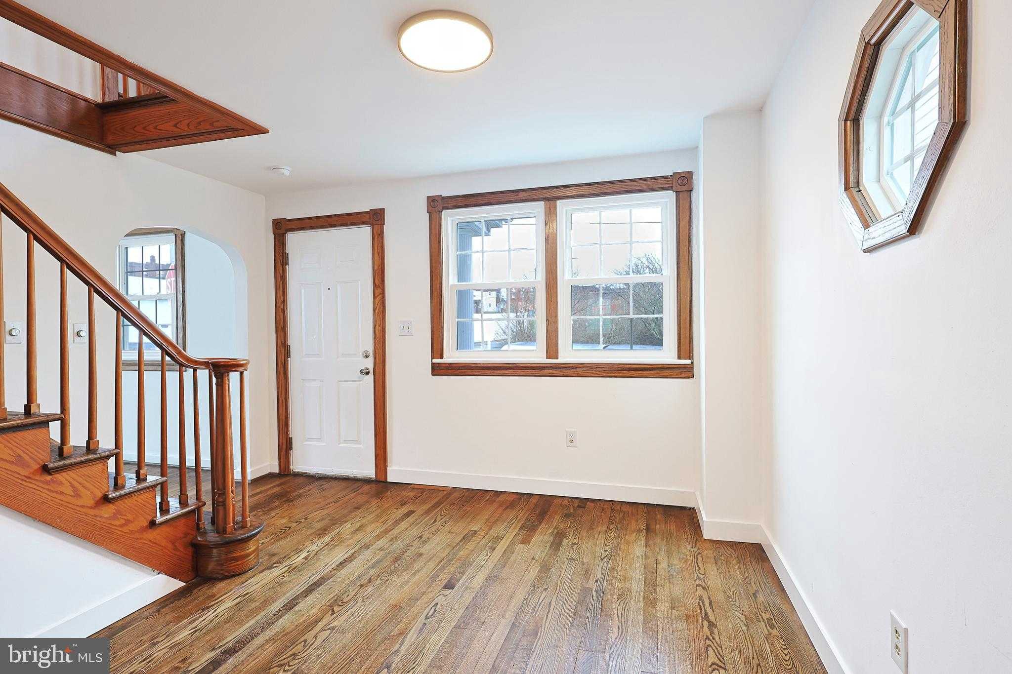 409 Springdale St photo 32