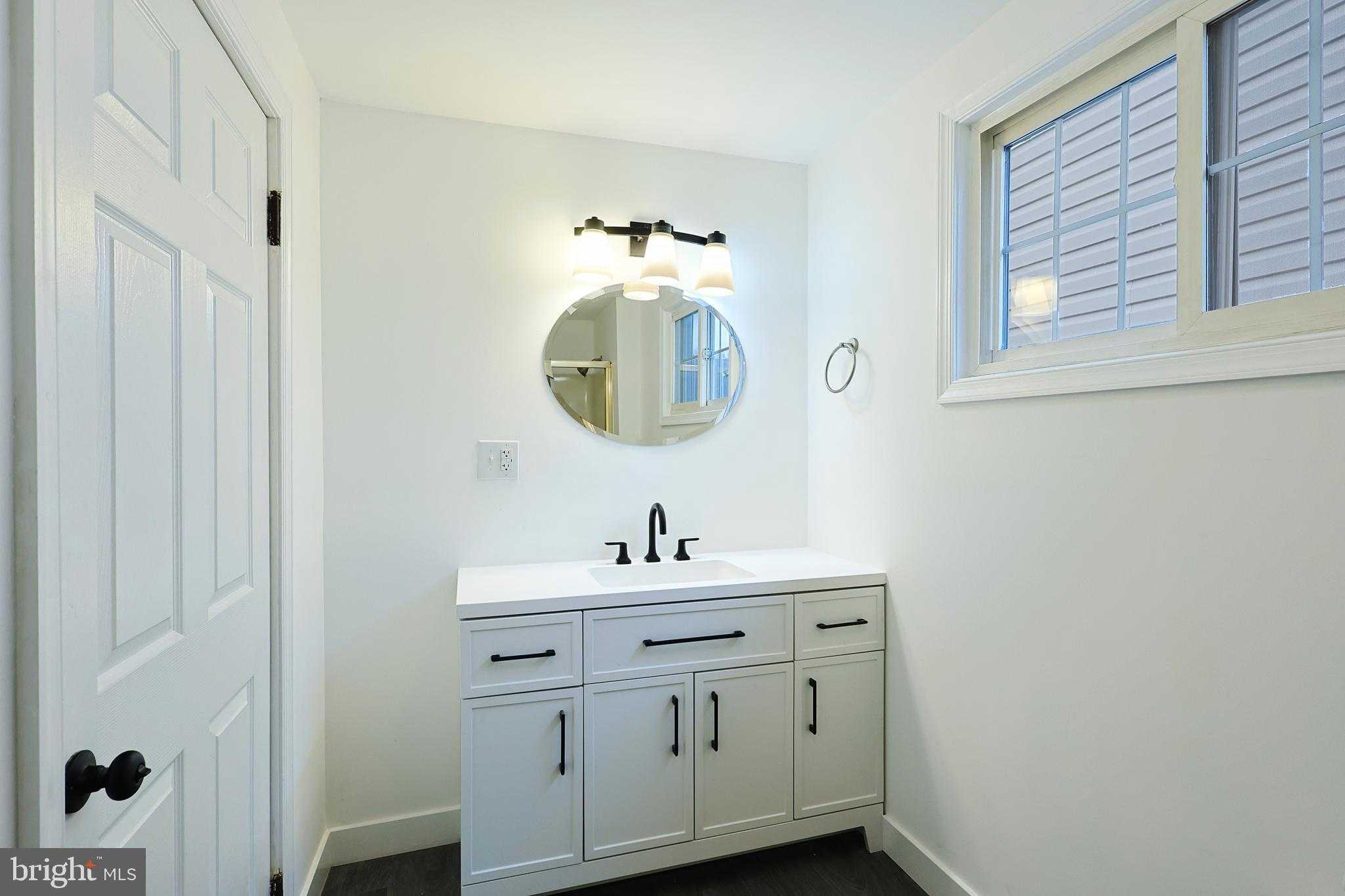 409 Springdale St photo 49