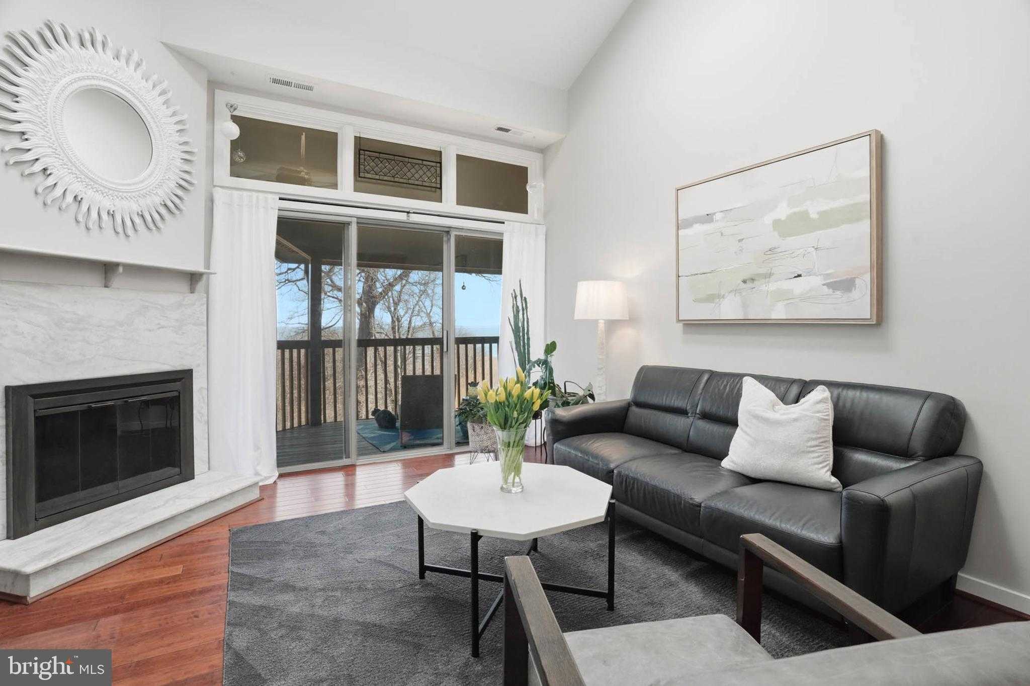 2010 Quay Village CT Apt 201 photo 4