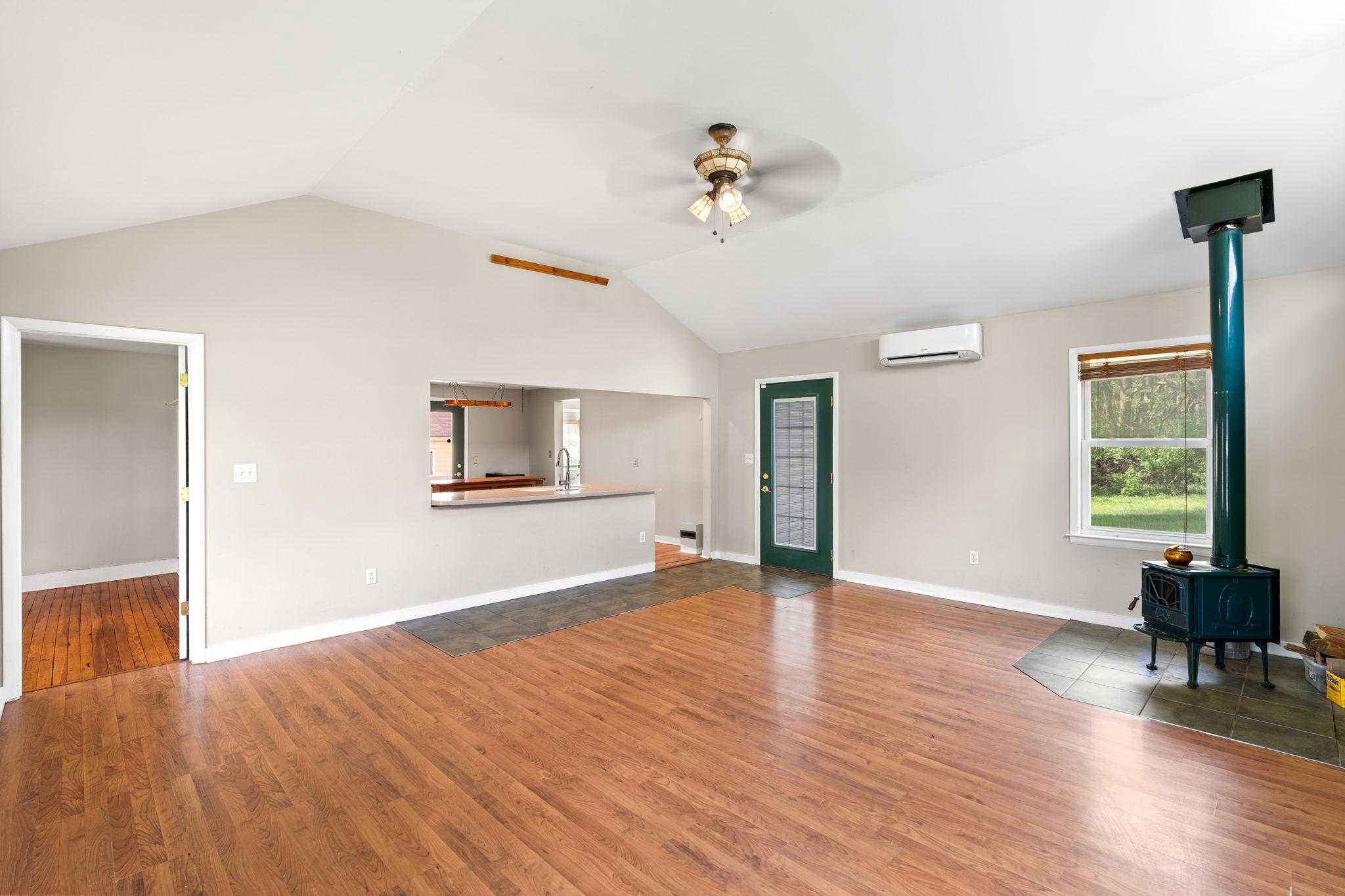 5002 Burkittsville Rd photo 7