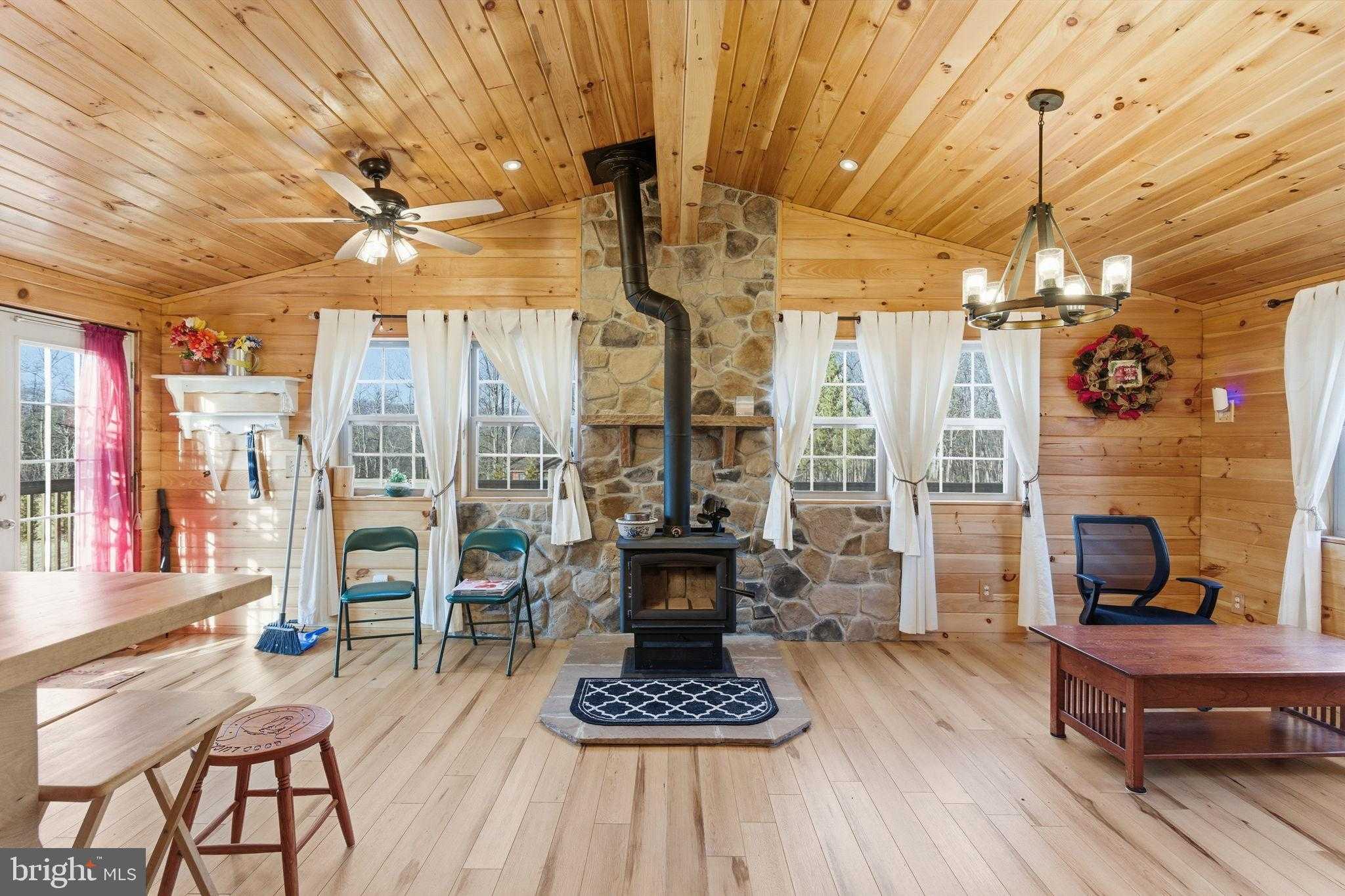 490 Stellar Way photo 4