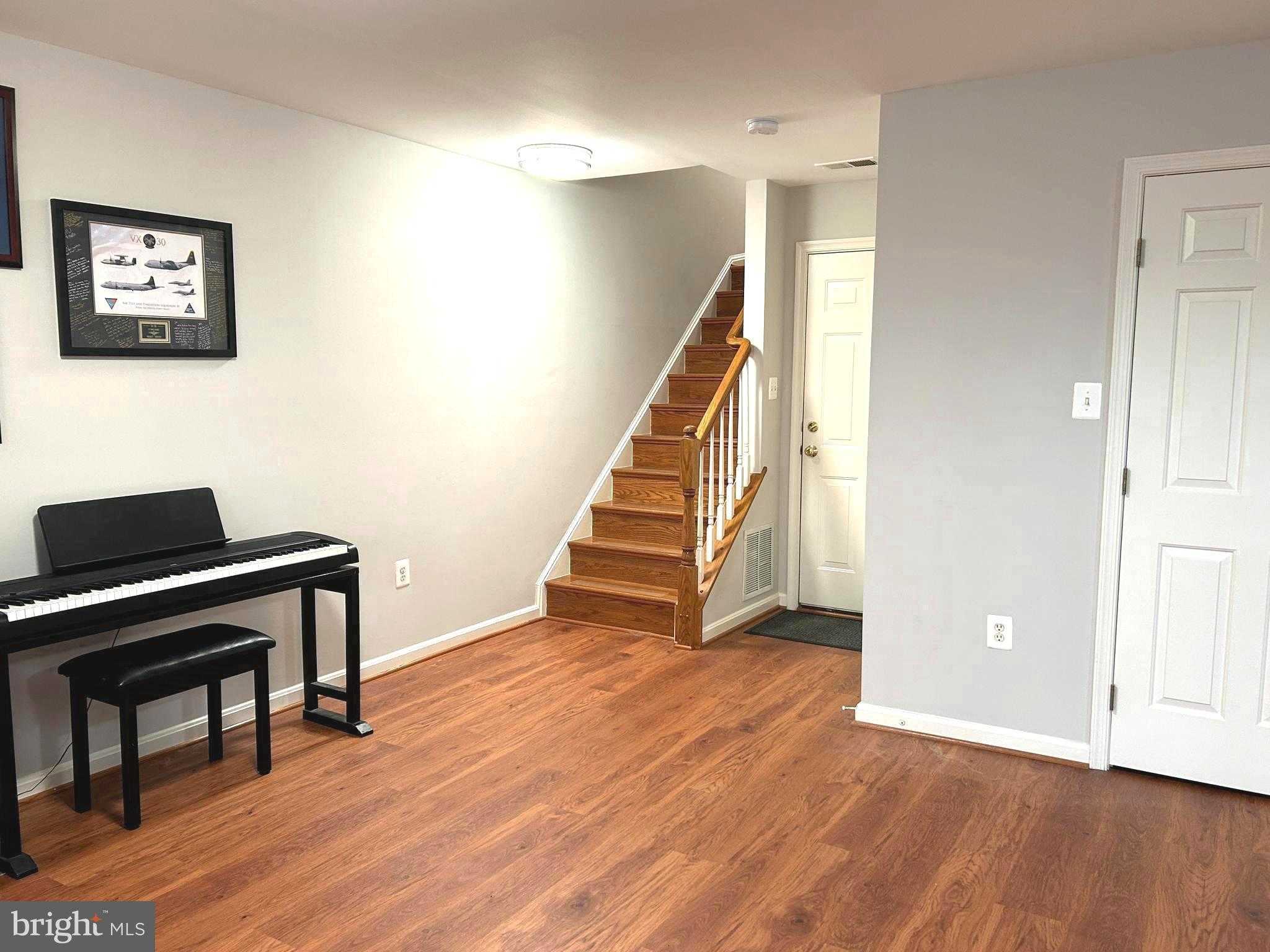 7358 Bloomington CT photo 60