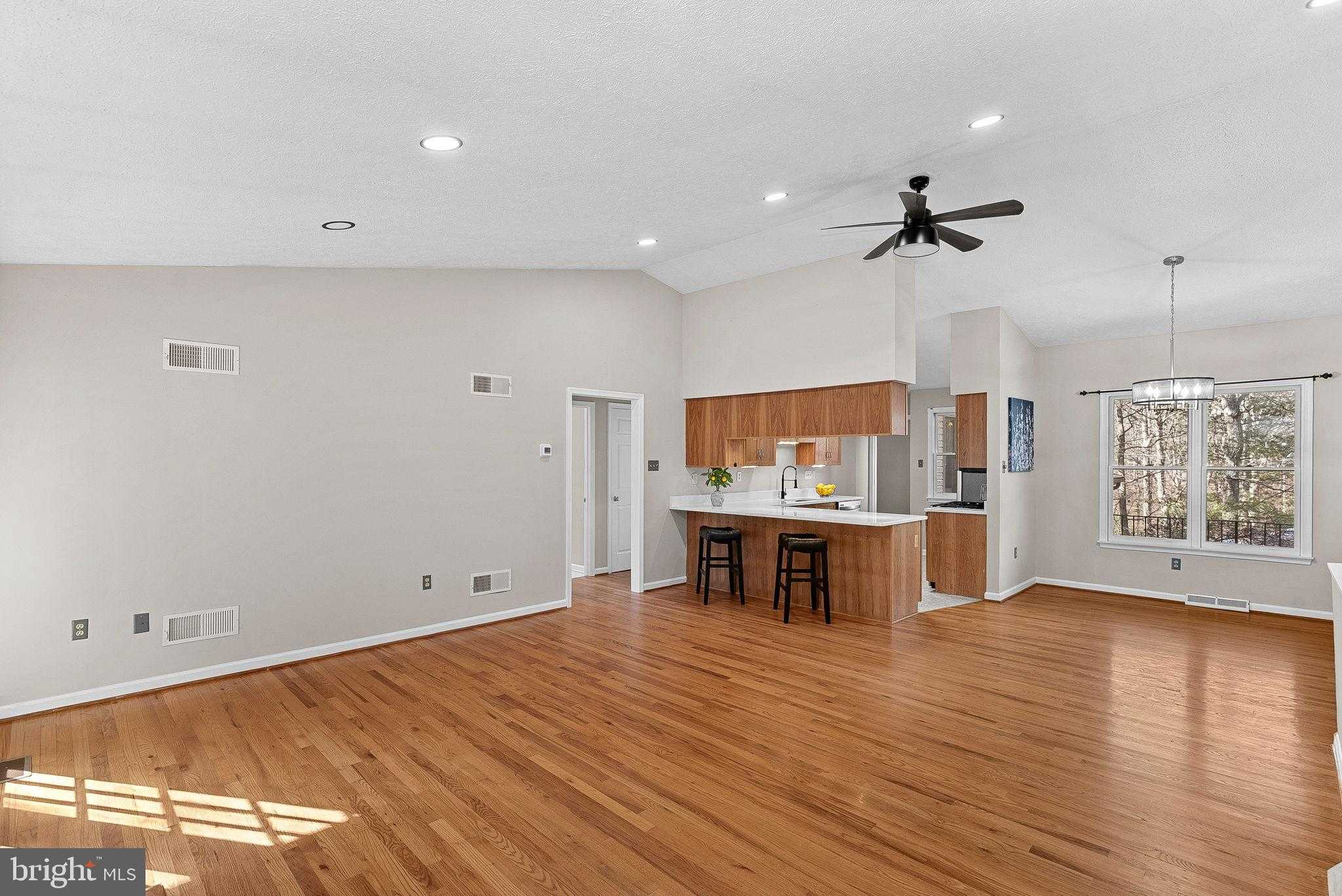 528 Northwood Cir photo 12