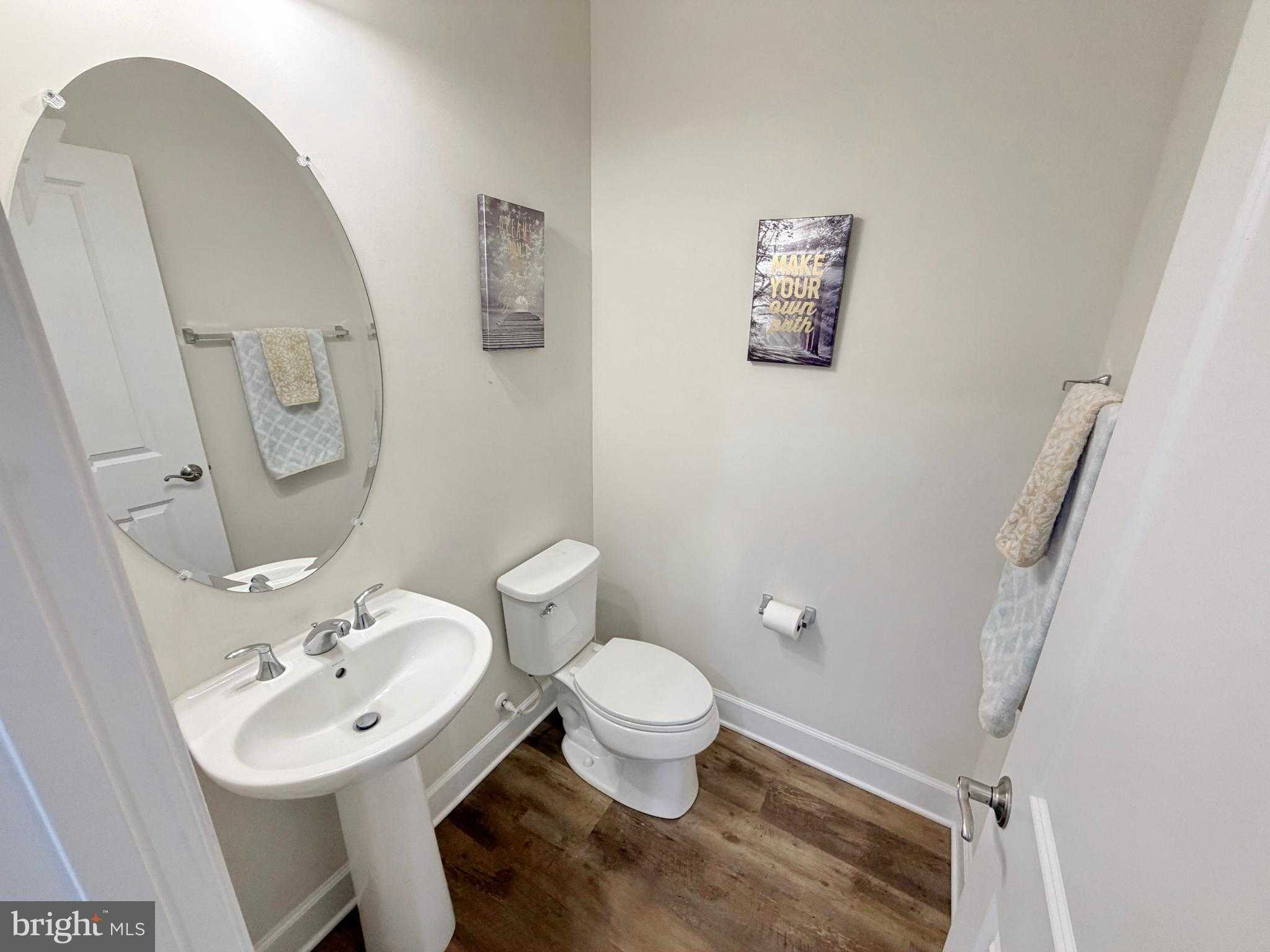 2801 Golden Gate CT photo 22