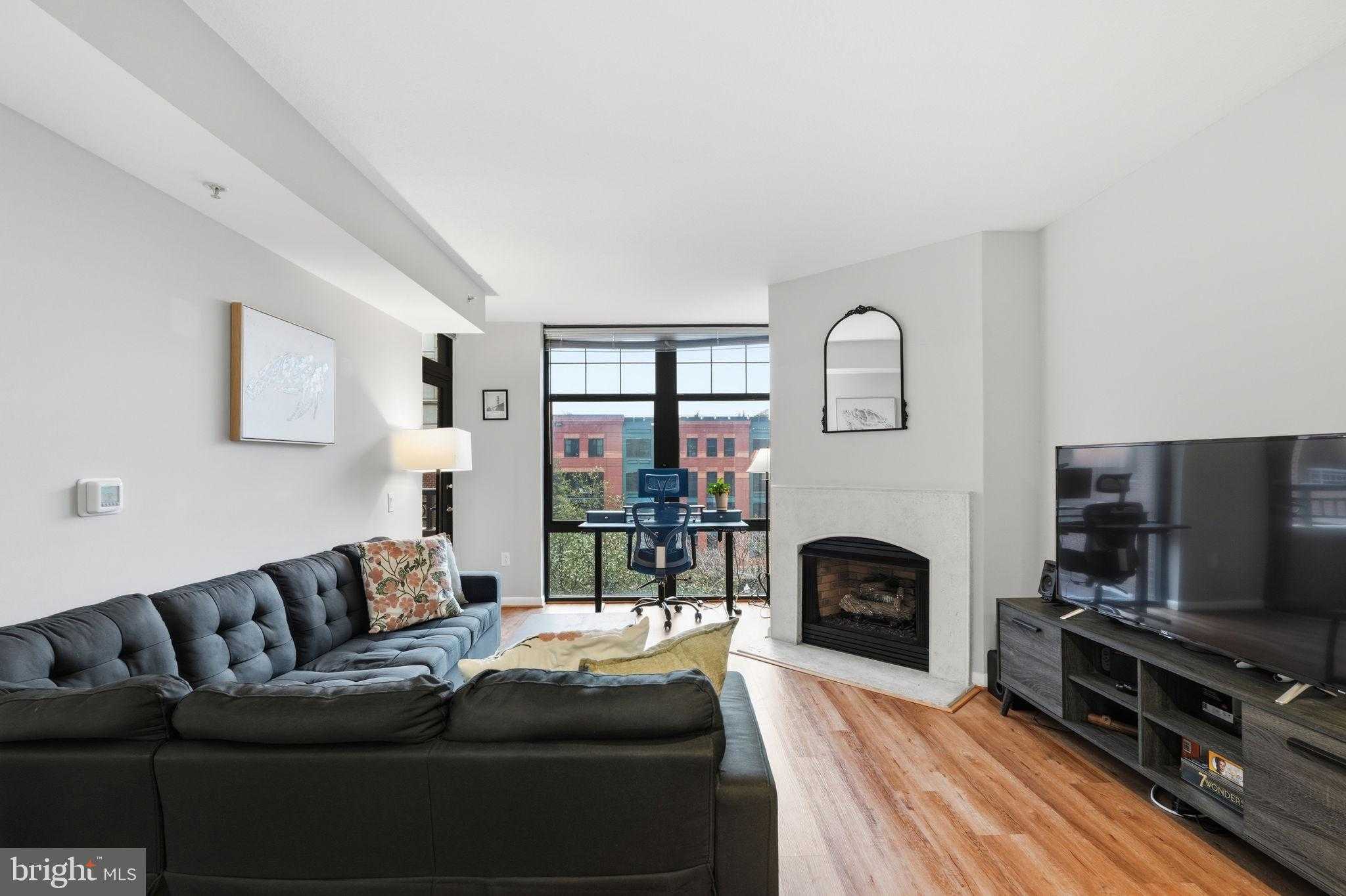 1021 N Garfield St Apt 531 photo 2